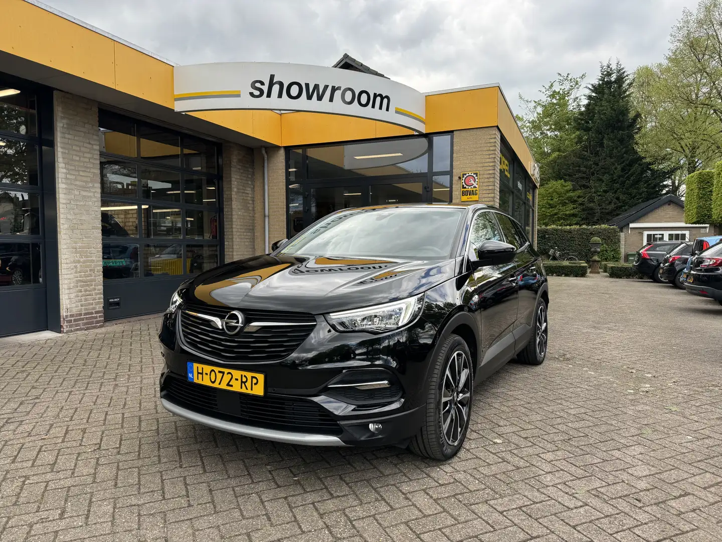 Opel Grandland X 1.6 Turbo Hybrid Innovation Navi Camera Climate Co Zwart - 1