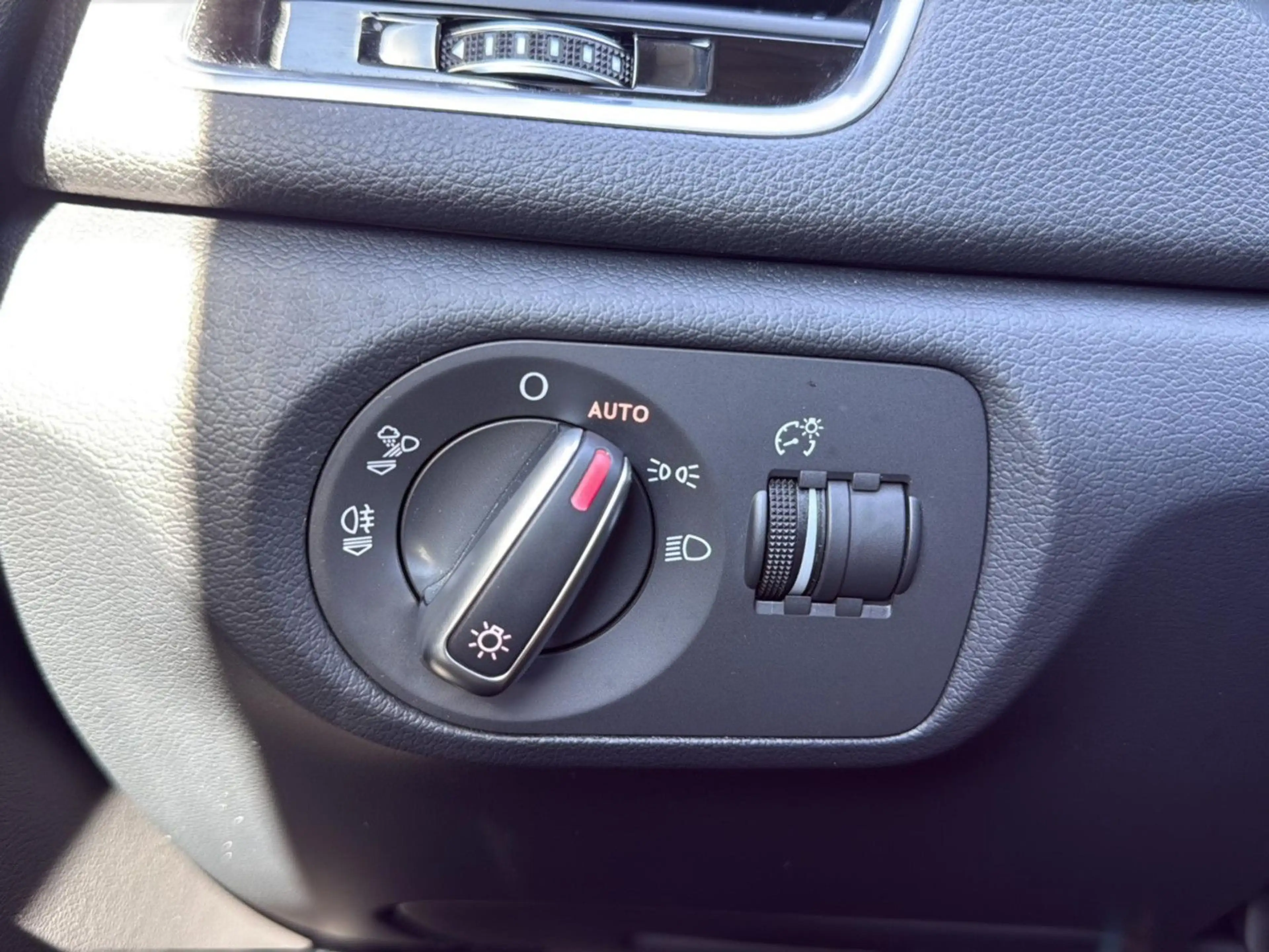 Audi Q3 2.0TDI S-LINE ! FESTPREIS ! MATRIX-LED+1.HAND — photo 15