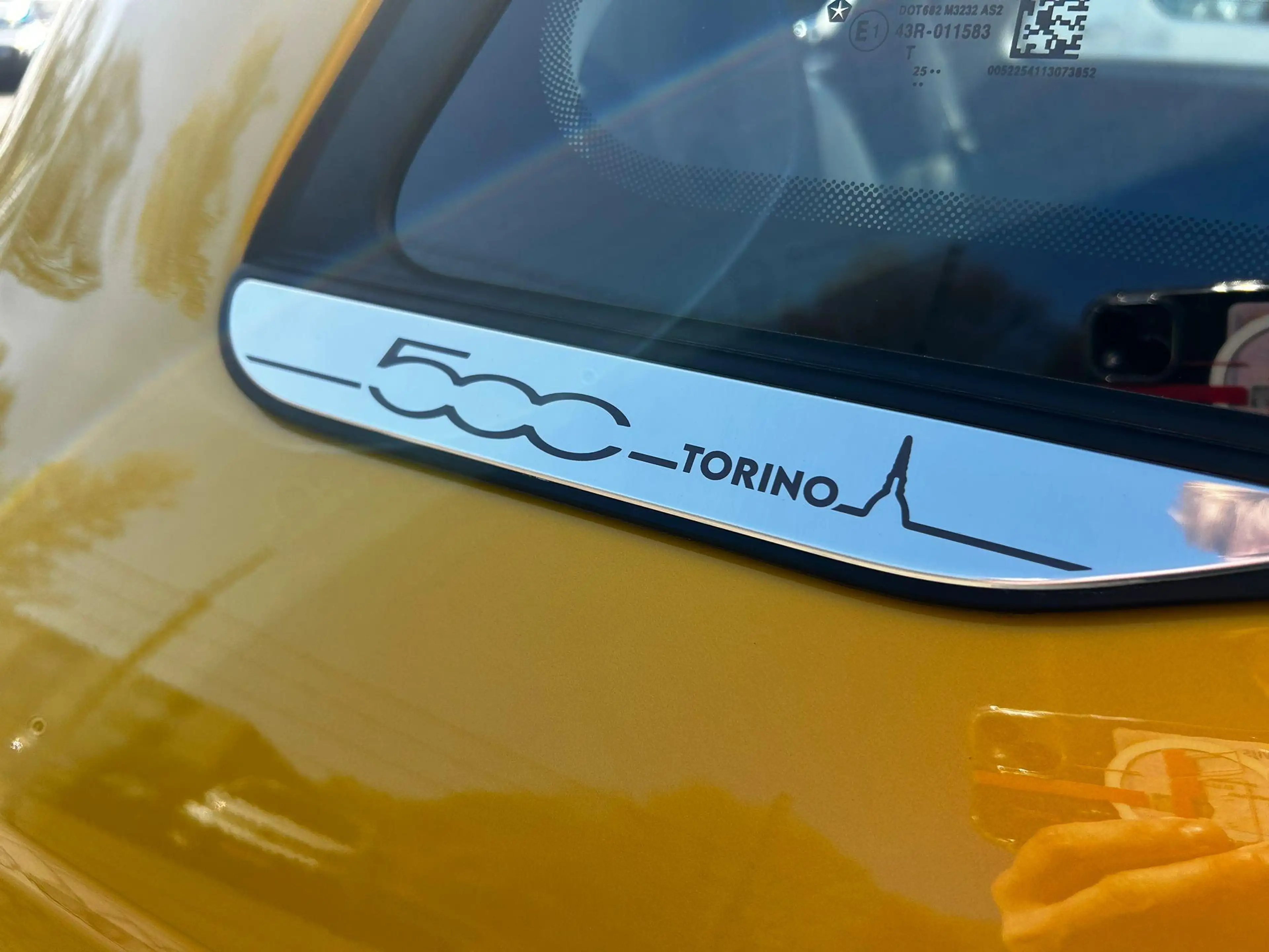 Fiat 500 1.0 Hybrid Torino Launch Edition Panoramadak — photo 12