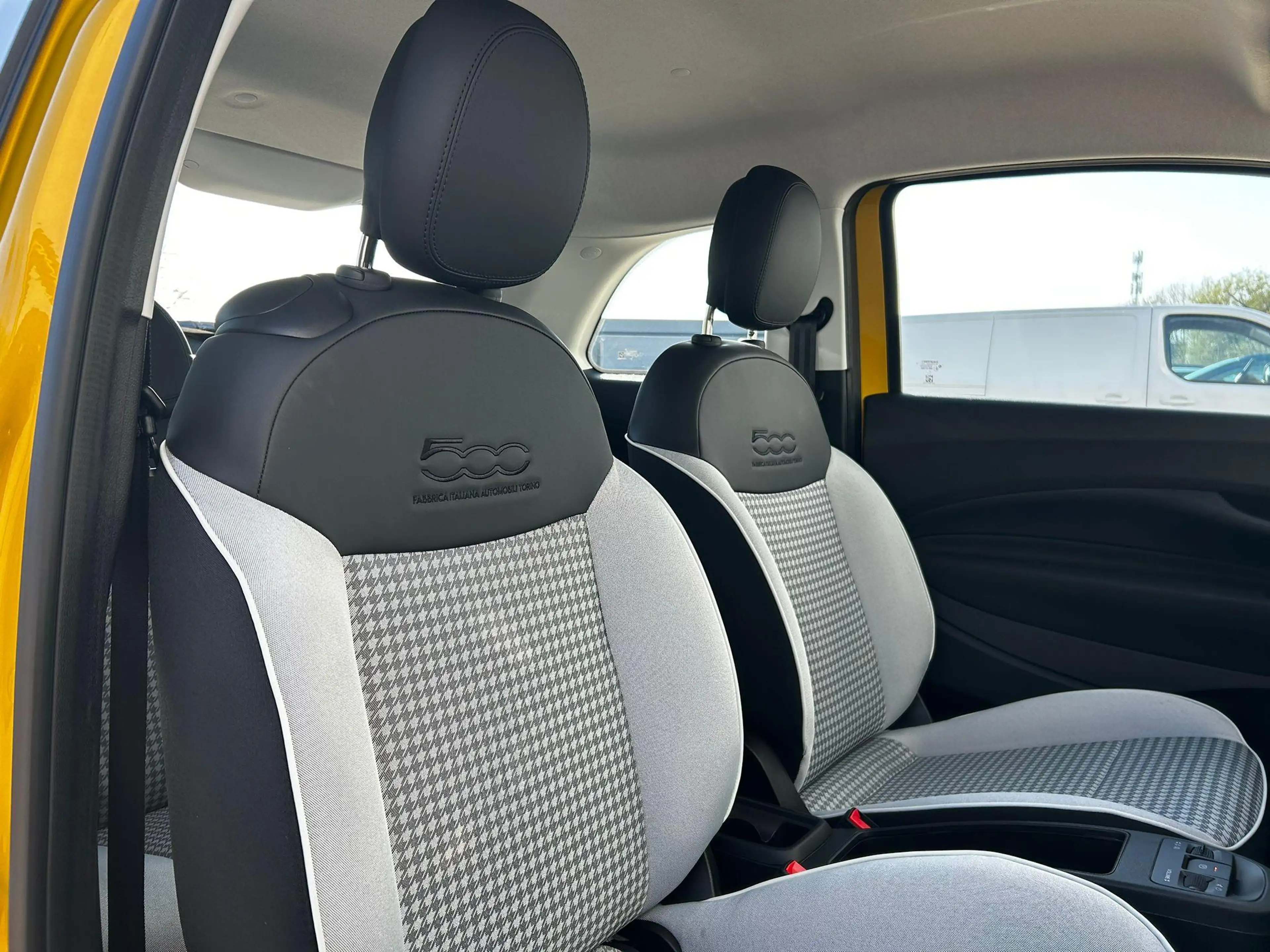 Fiat 500 1.0 Hybrid Torino Launch Edition Panoramadak — photo 15