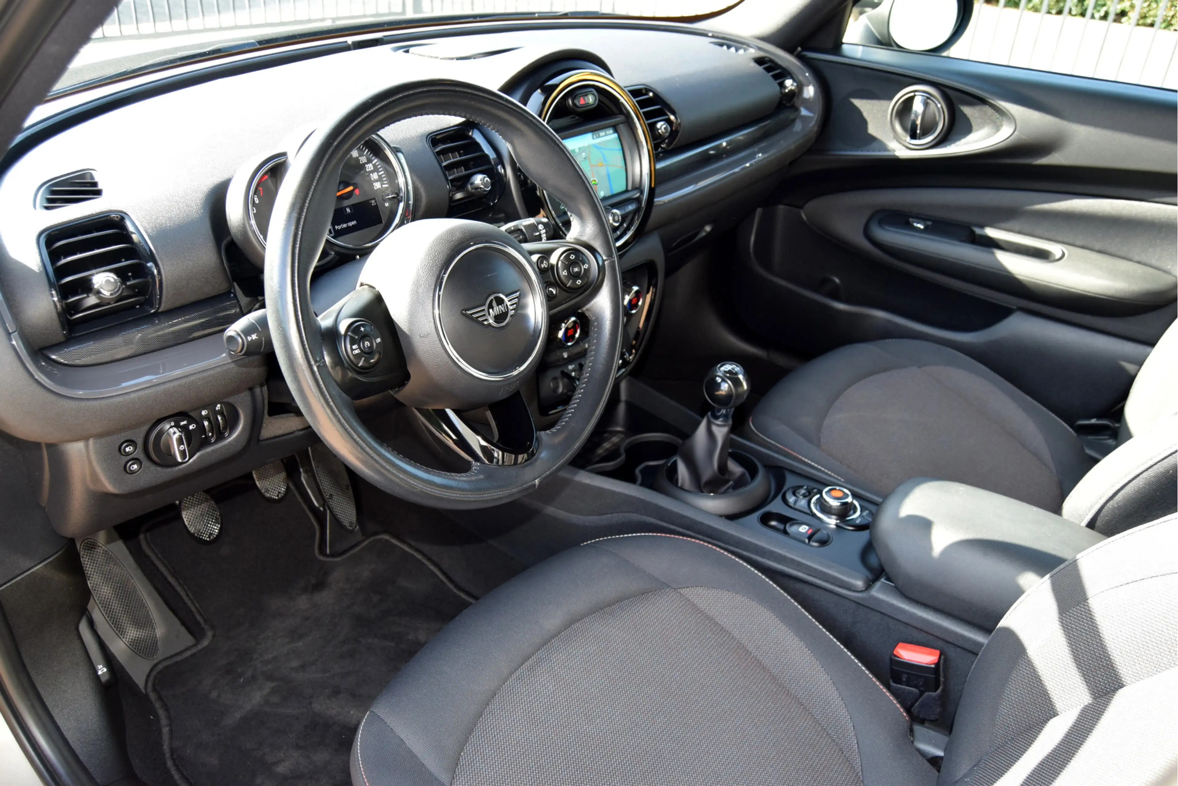 MINI Cooper Clubman 1.5 Business Edition — photo 12