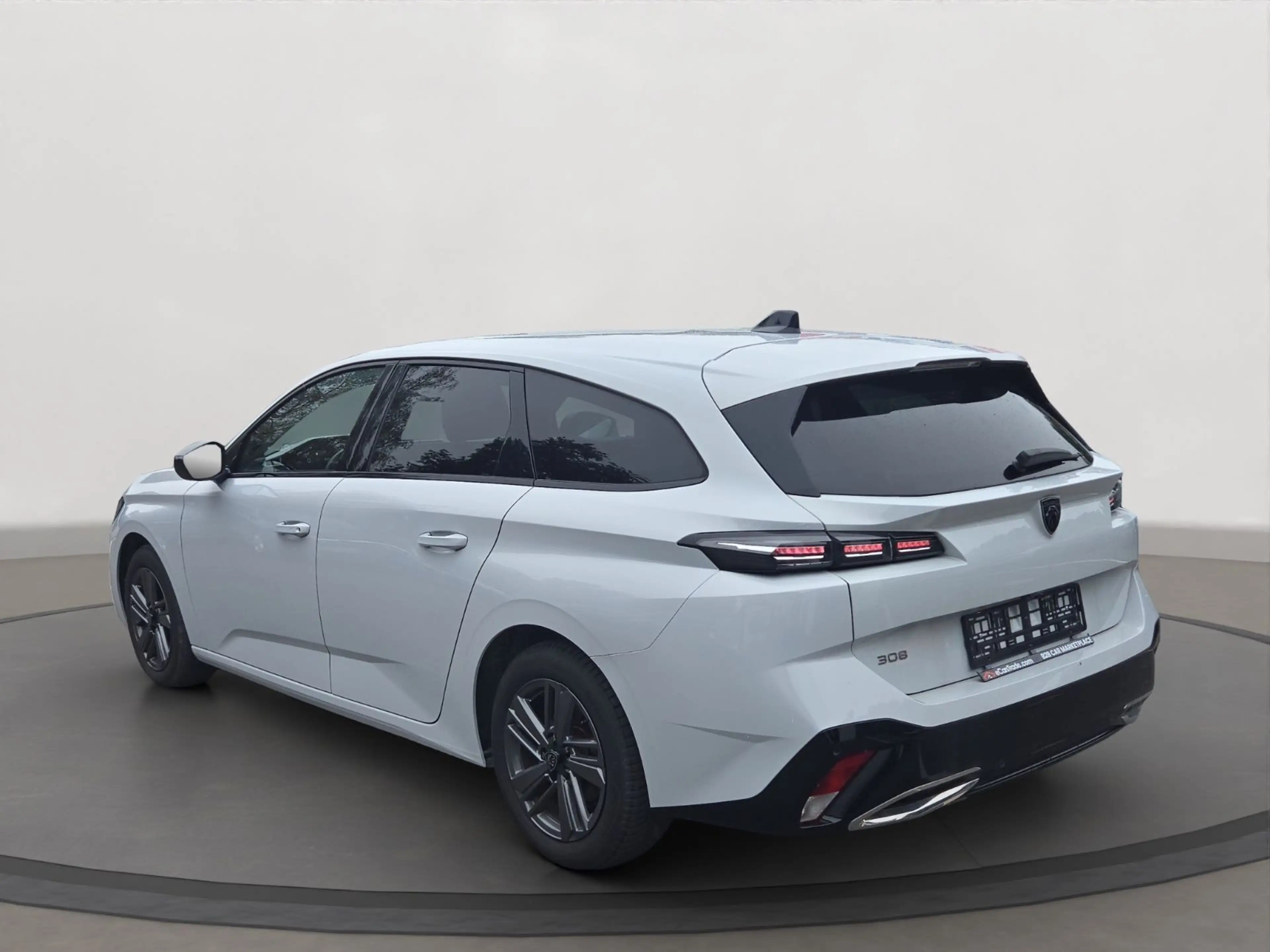 Peugeot 308 SW Allure Virtual7Kam+2xPDC/T-Leder/Navi++++ — photo 3