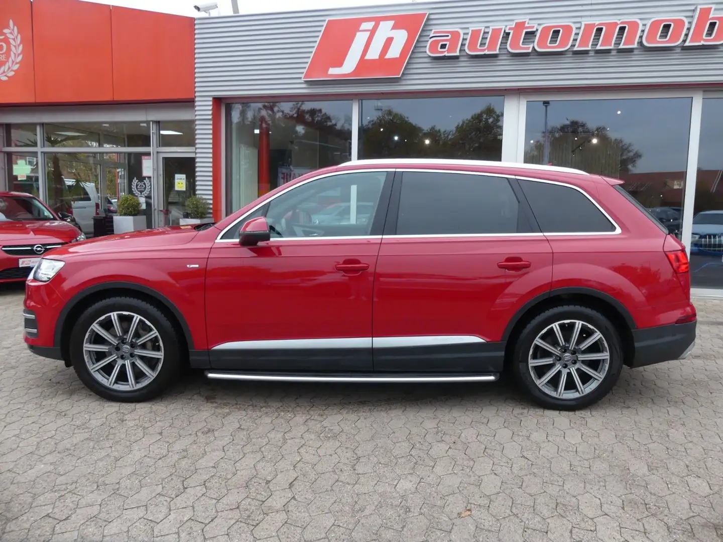 Audi Q7 3.0 TDI quattro*S-Line*7 Sitze*ACC*Panorama Červená - 2