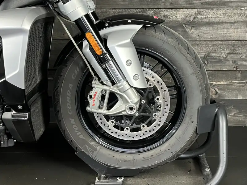 Triumph Rocket 3 R - foto 6