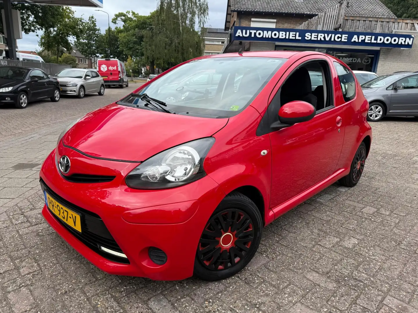 Toyota Aygo 1.0 VVT-i Access *NW. APK*AIRCO*ELEKTR. RAMEN*STUU Rouge - 1
