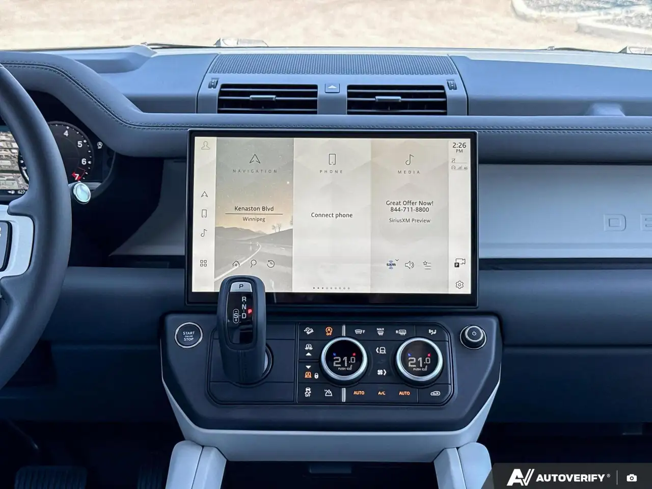 Land Rover Defender photo Land Rover Defender