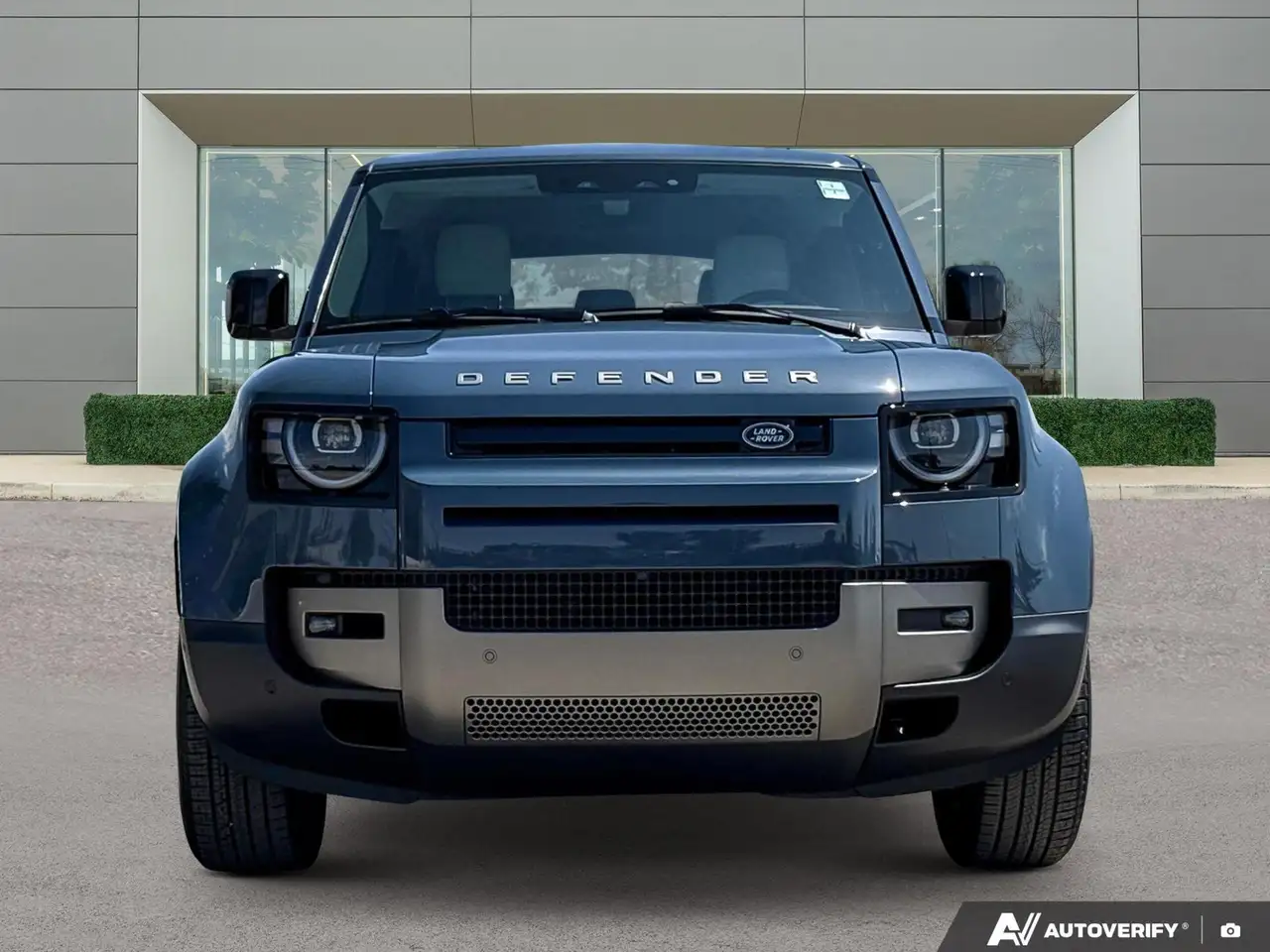 Land Rover Defender photo Land Rover Defender