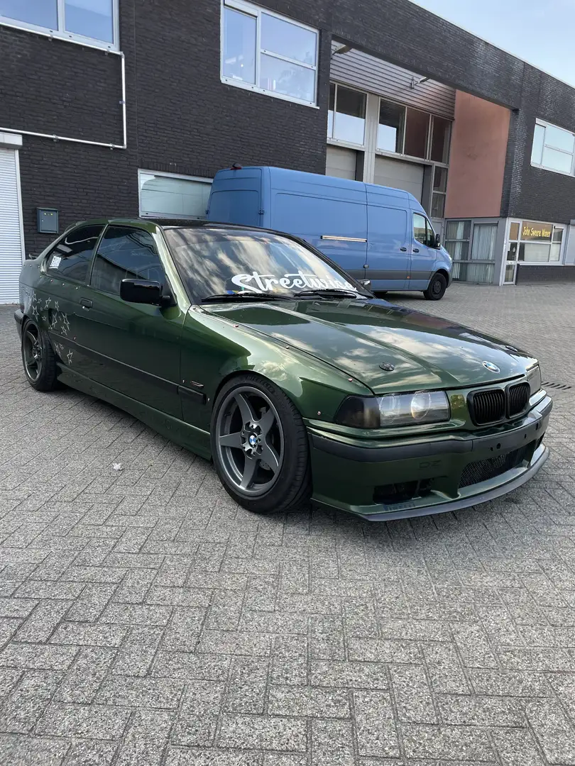 BMW 323 323i Sport Edition - 2