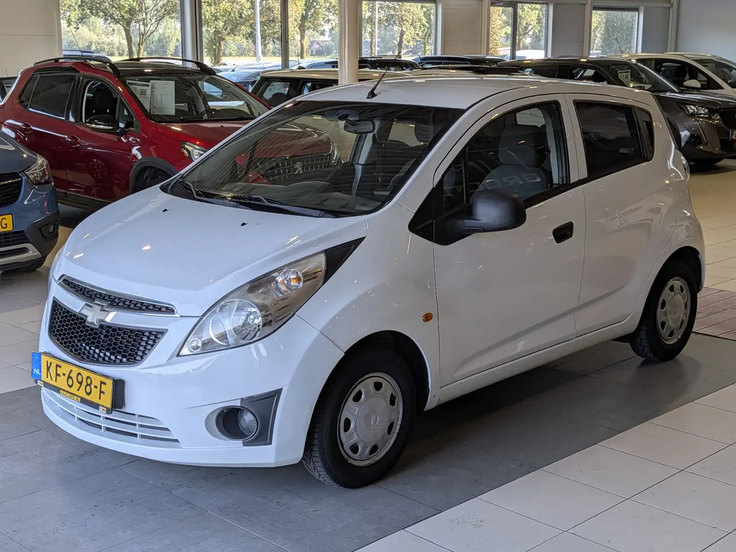 Chevrolet Spark 1.0 16V LE Stuurbekrachtiging Weiß - 2