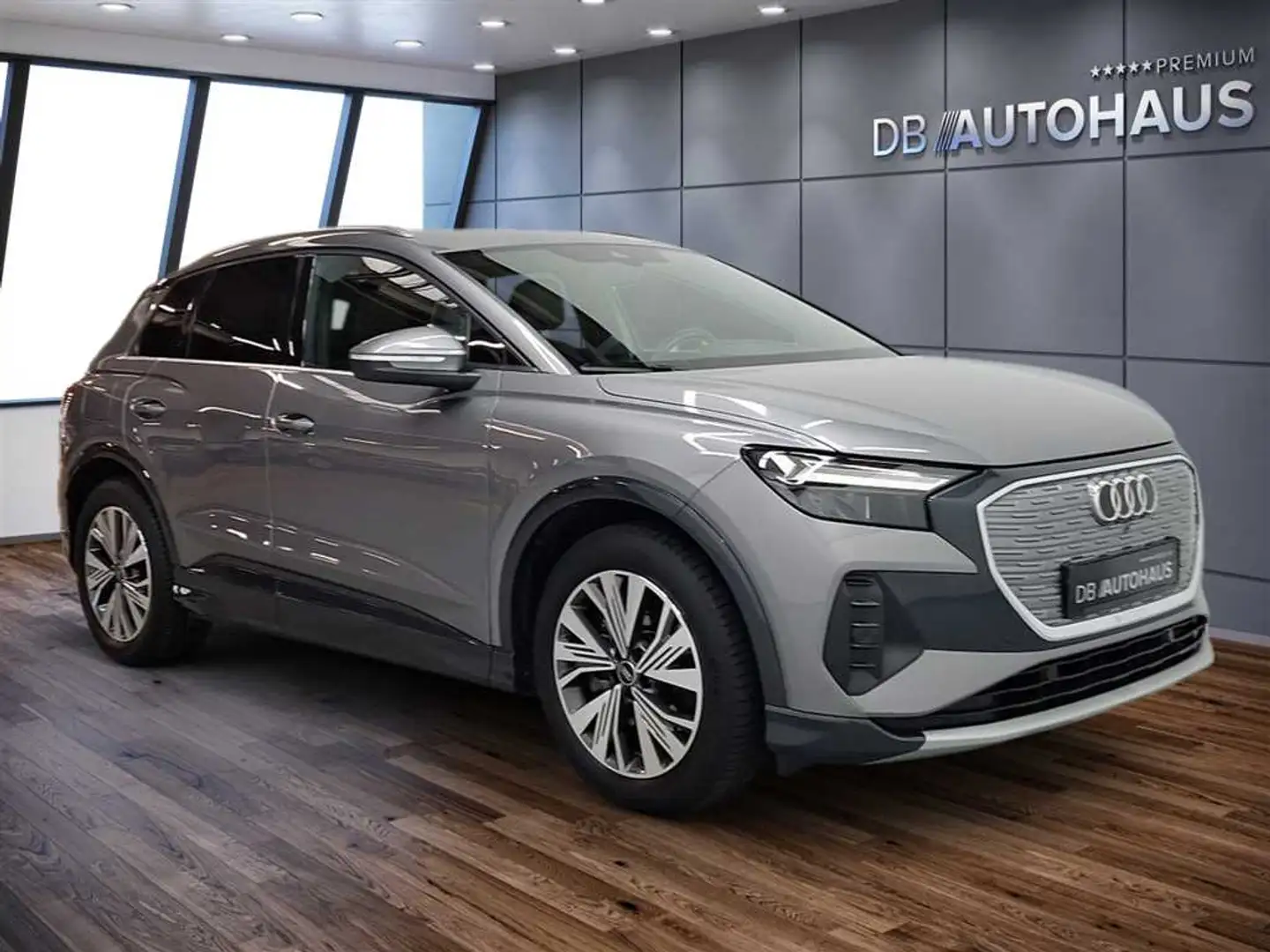 Audi Q4 e-tron 40 Gris - 2