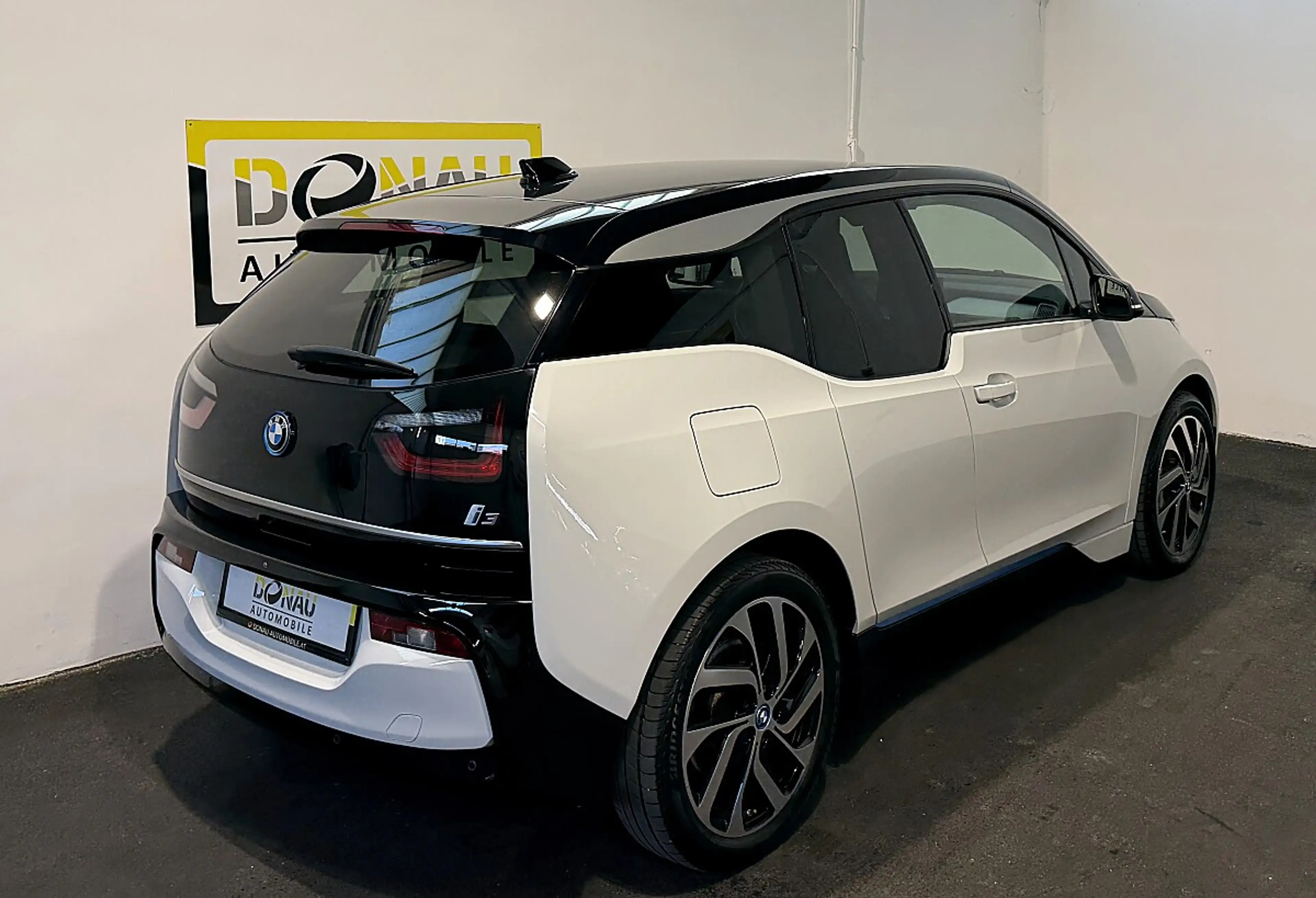 BMW i3 42,2kWh * Erstbesitz * Abstandstempomat * Parka... — photo 6