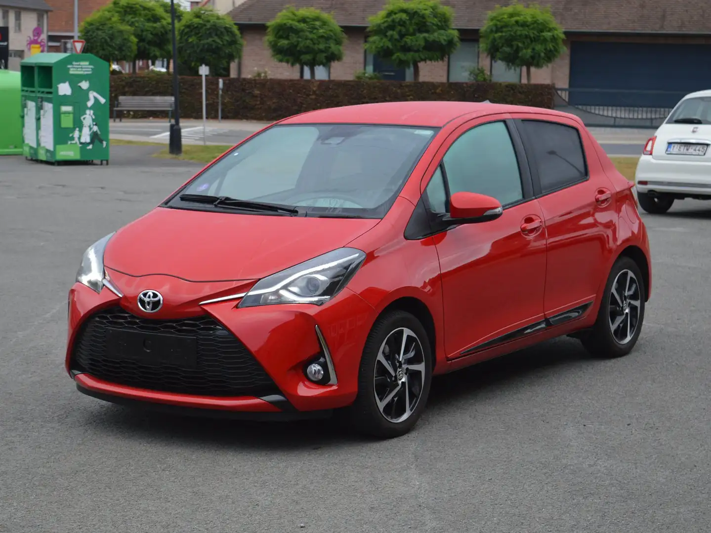 Toyota Yaris Yaris 1,5-Dual-VVT-iE Style Selection Red - 1