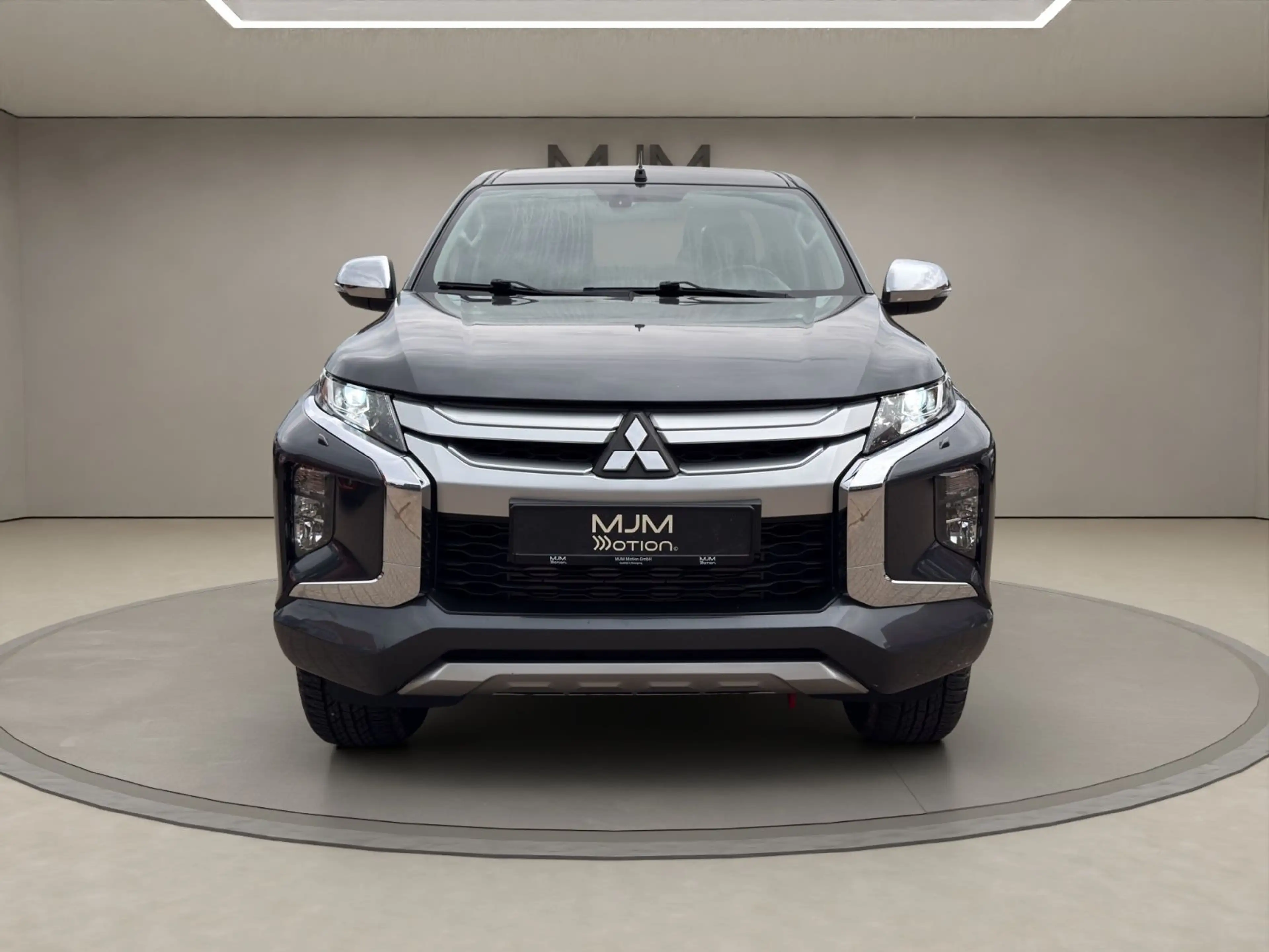 Mitsubishi L200 Plus Club Cab 4WD Kamera Scheckheft — photo 3