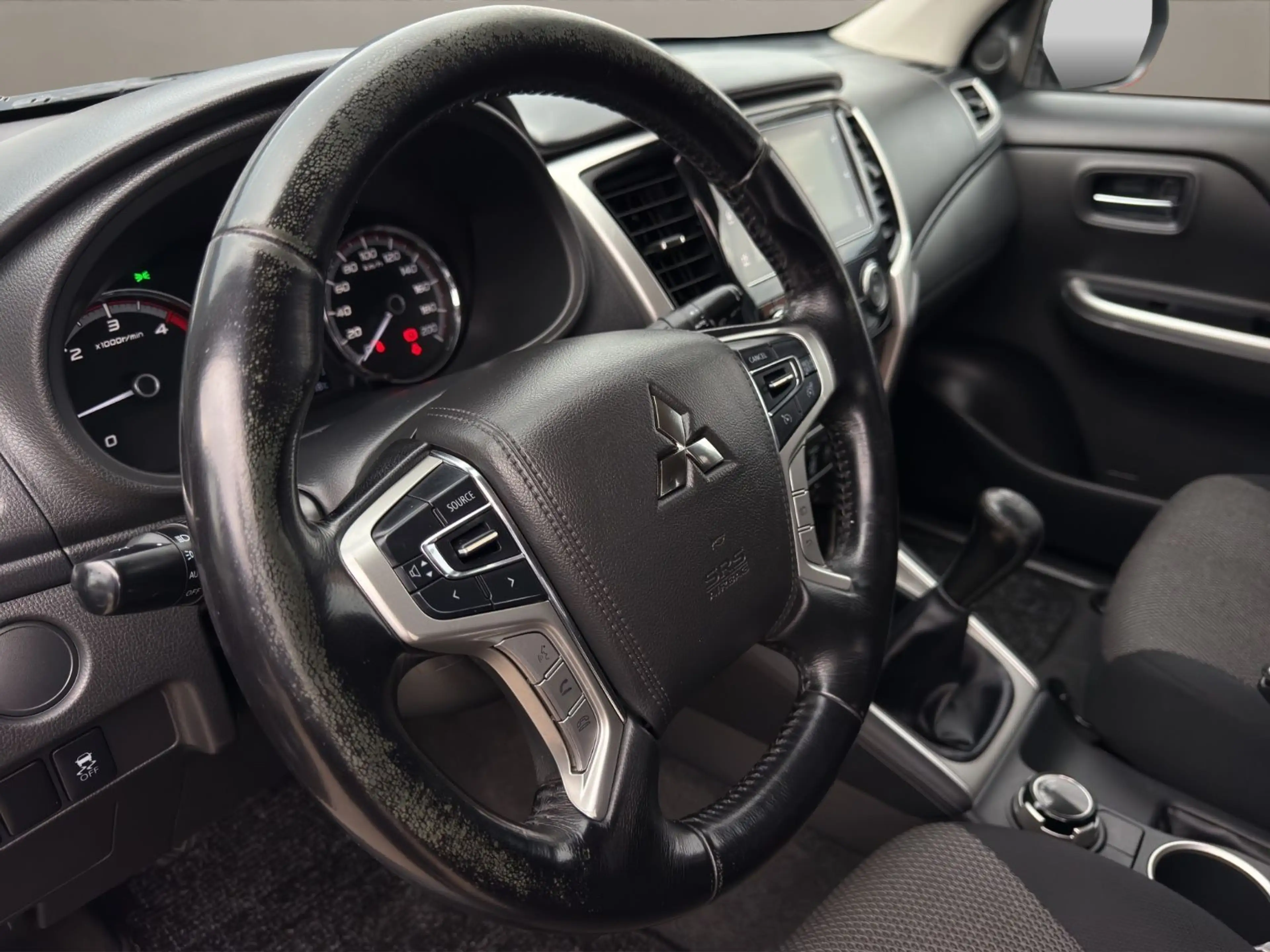 Mitsubishi L200 Plus Club Cab 4WD Kamera Scheckheft — photo 13