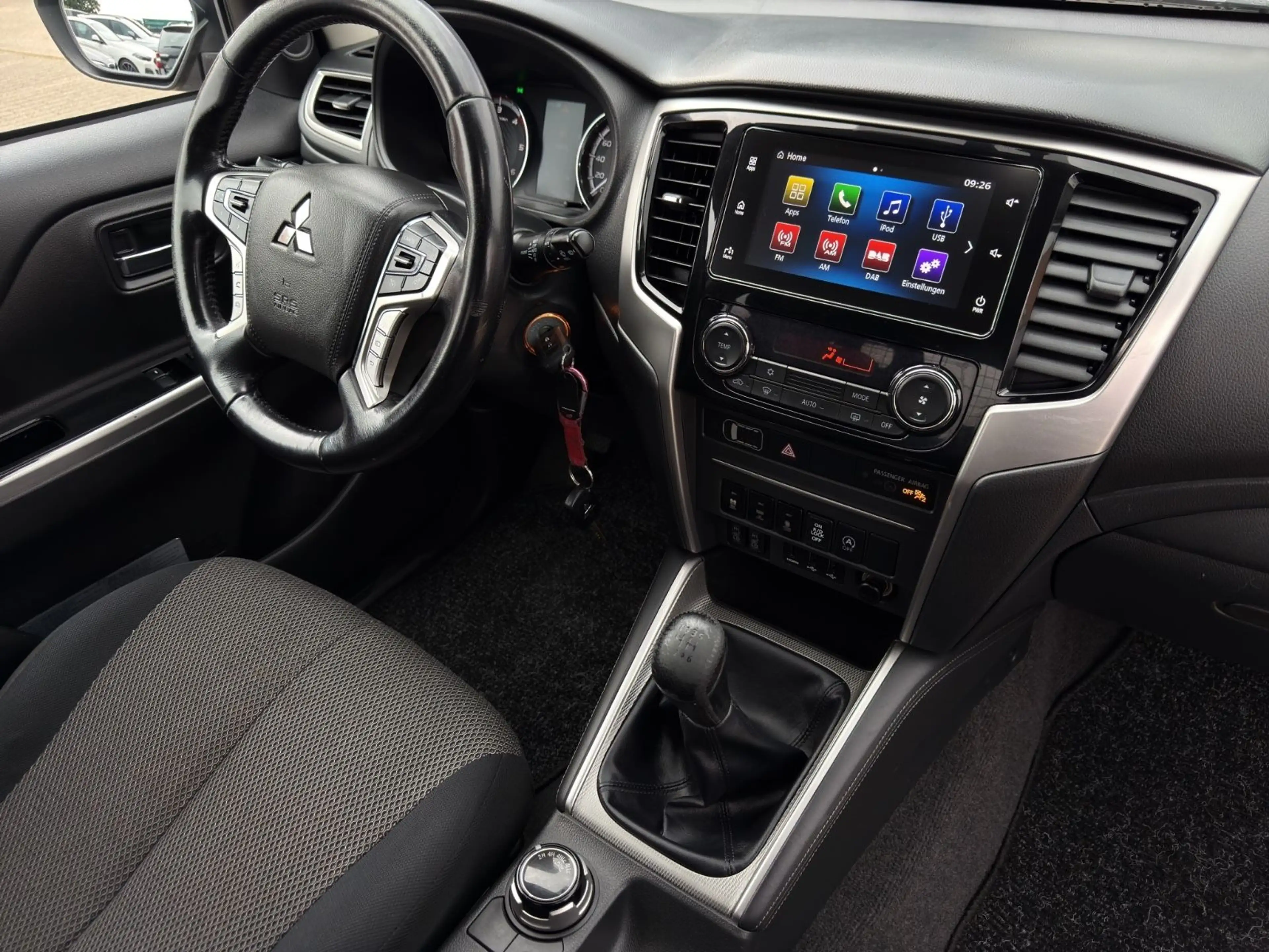 Mitsubishi L200 Plus Club Cab 4WD Kamera Scheckheft — photo 10