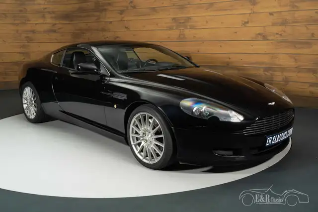Aston Martin DB9 view 4