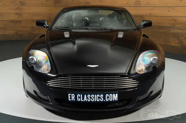 Aston Martin DB9 view 18