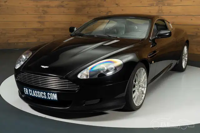 Aston Martin DB9 view 3