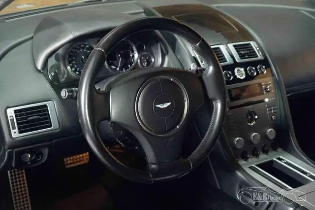 Aston Martin DB9 view 11