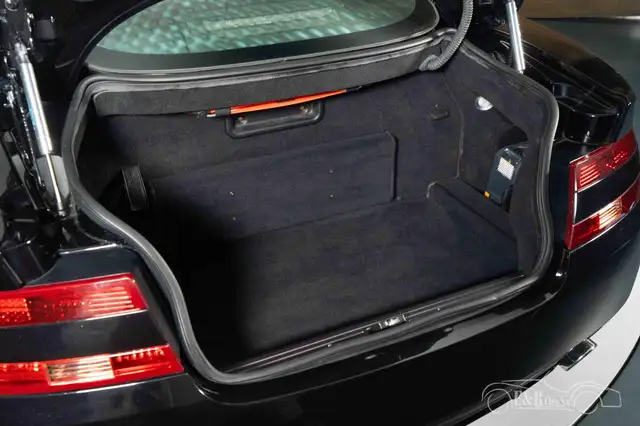 Aston Martin DB9 view 6