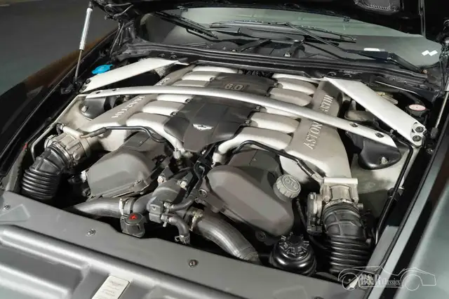 Aston Martin DB9 view 5