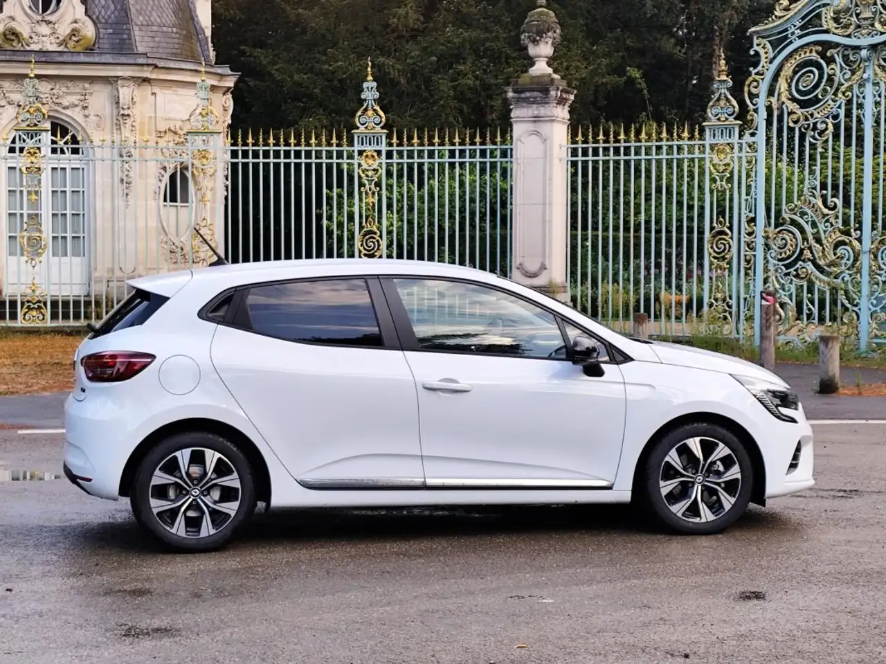 Renault Clio Citadine 5 portes — photo 25