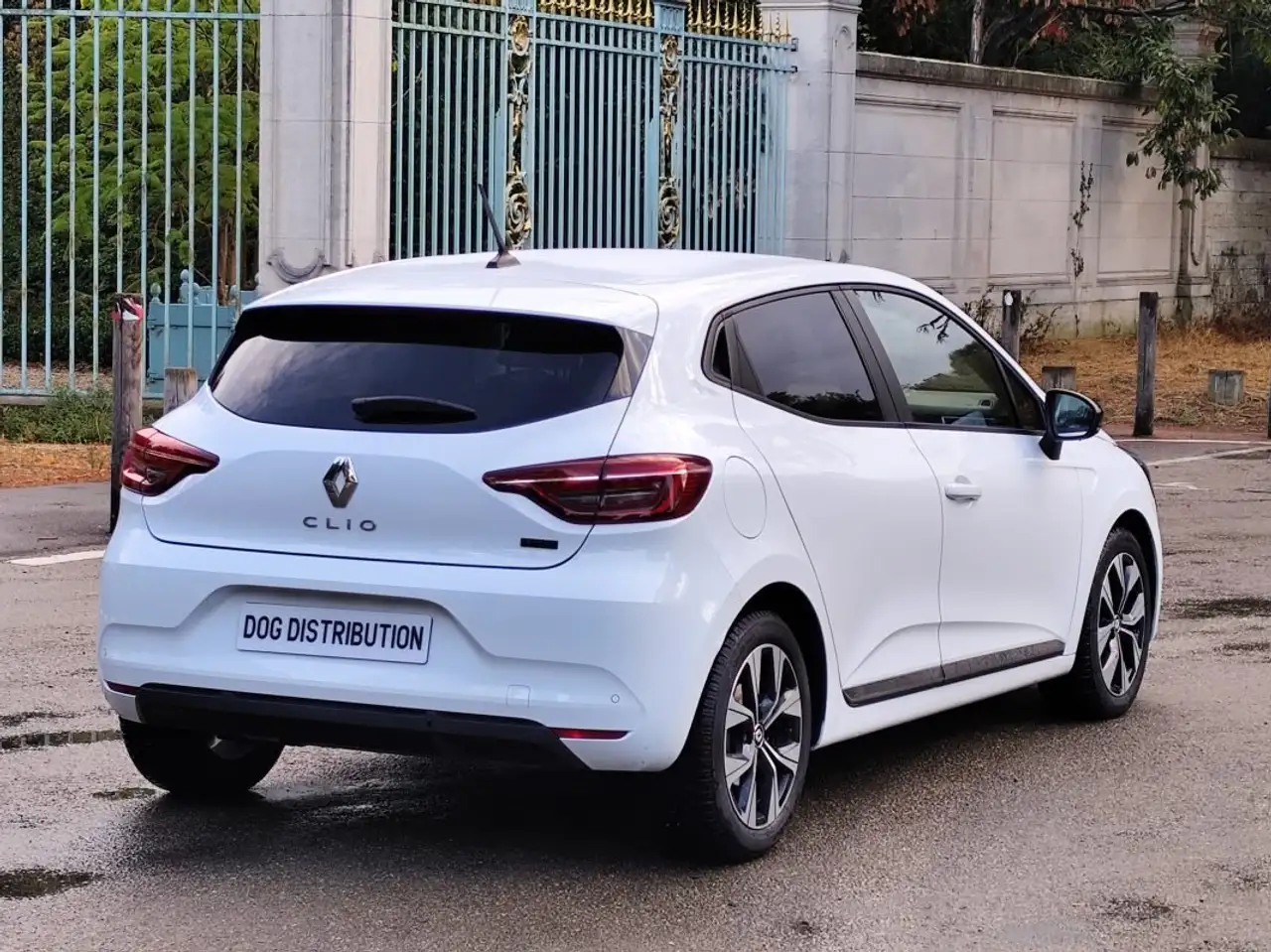 Renault Clio Citadine 5 portes — photo 19