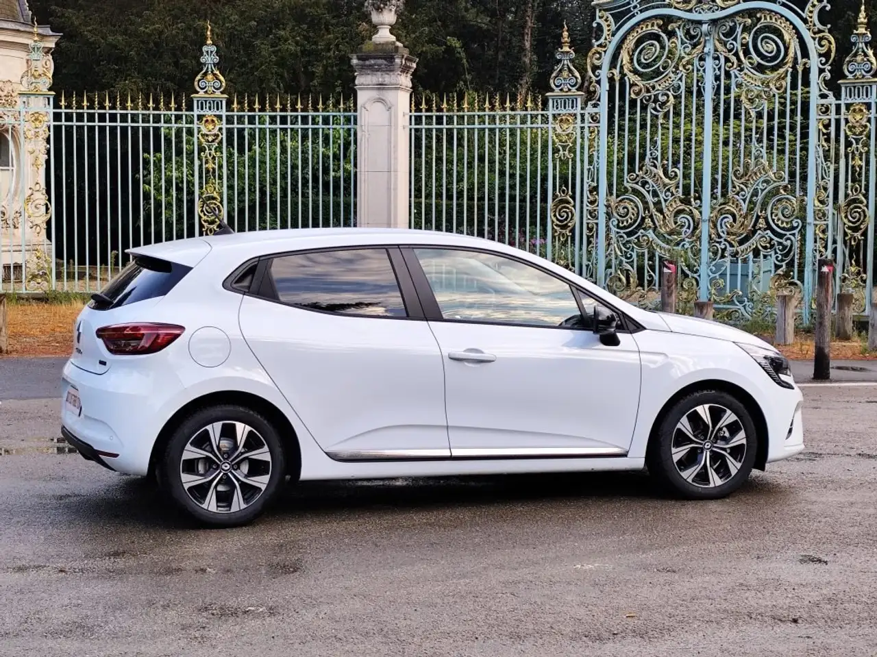 Renault Clio Citadine 5 portes — photo 24