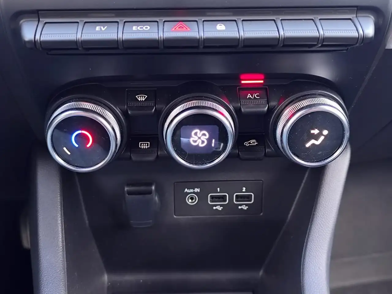 Renault Clio Citadine 5 portes — photo 42
