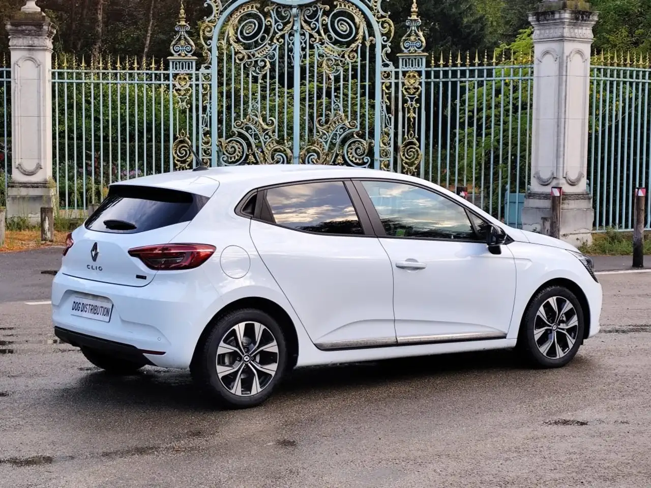 Renault Clio Citadine 5 portes — photo 22
