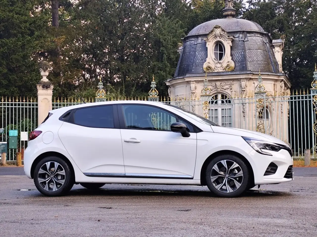 Renault Clio Citadine 5 portes — photo 28