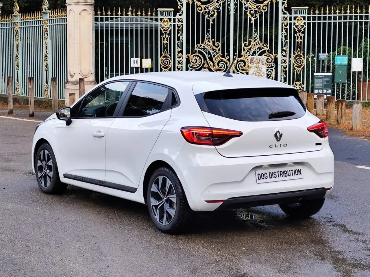 Renault Clio Citadine 5 portes — photo 12