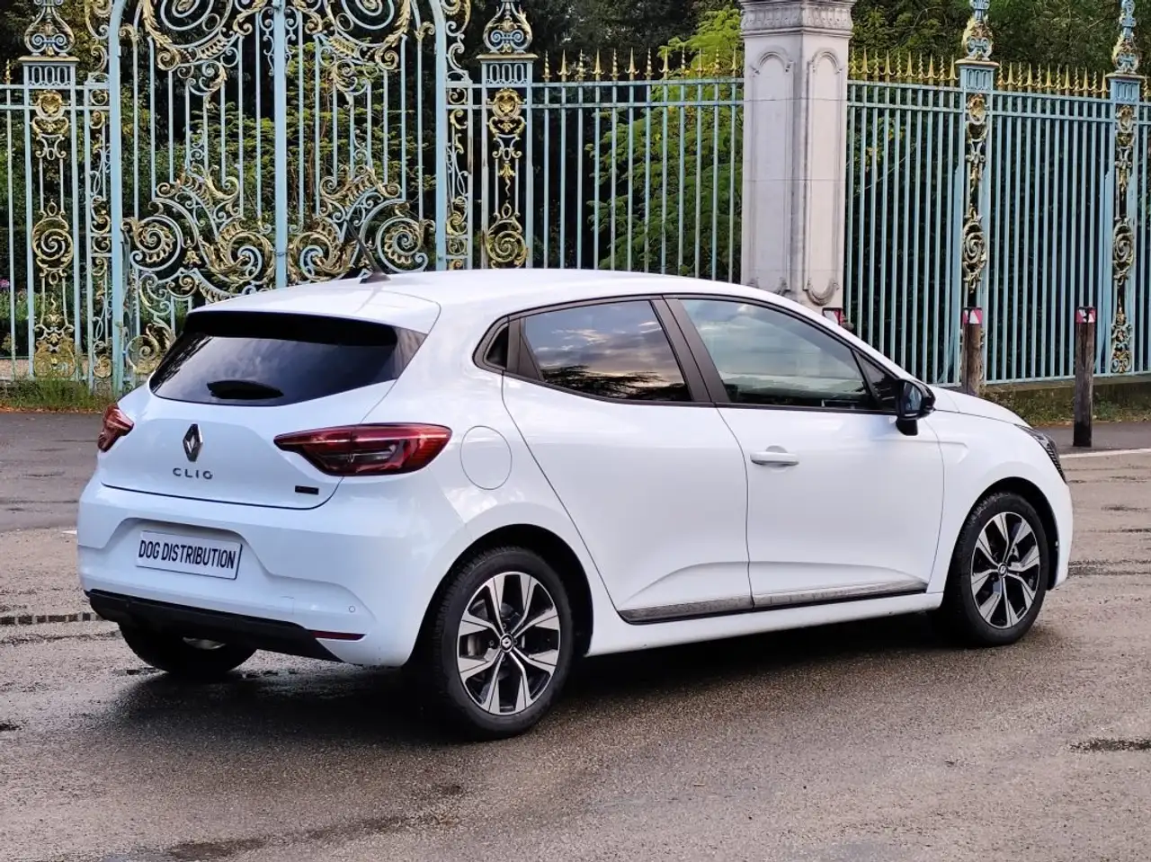 Renault Clio Citadine 5 portes — photo 21