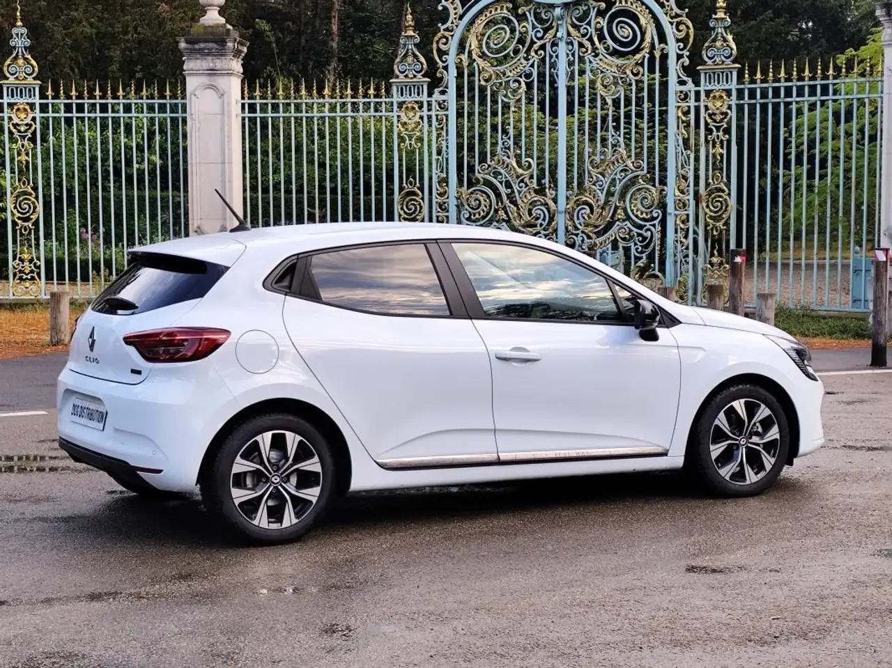 Renault Clio Citadine 5 portes — photo 23