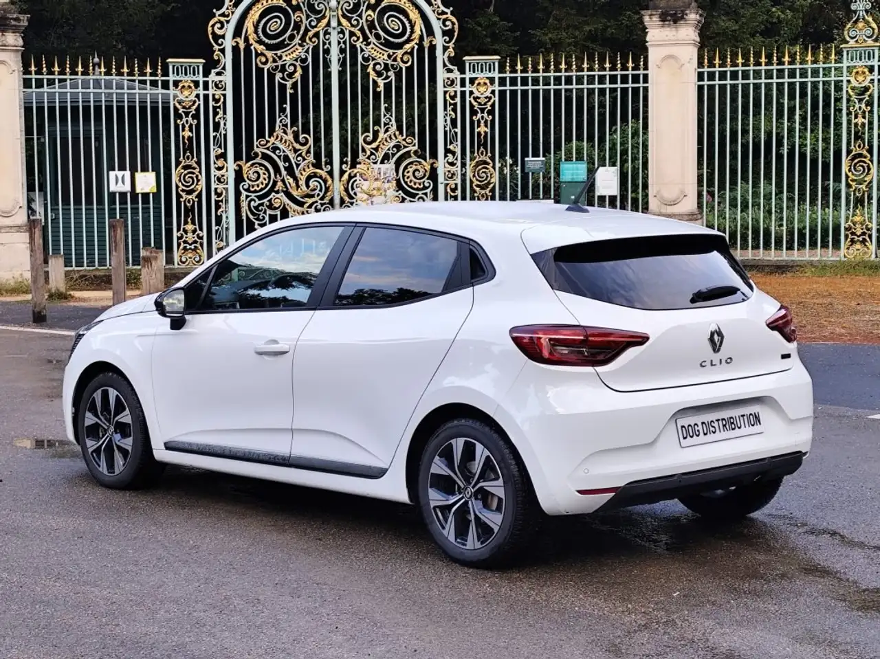 Renault Clio Citadine 5 portes — photo 11