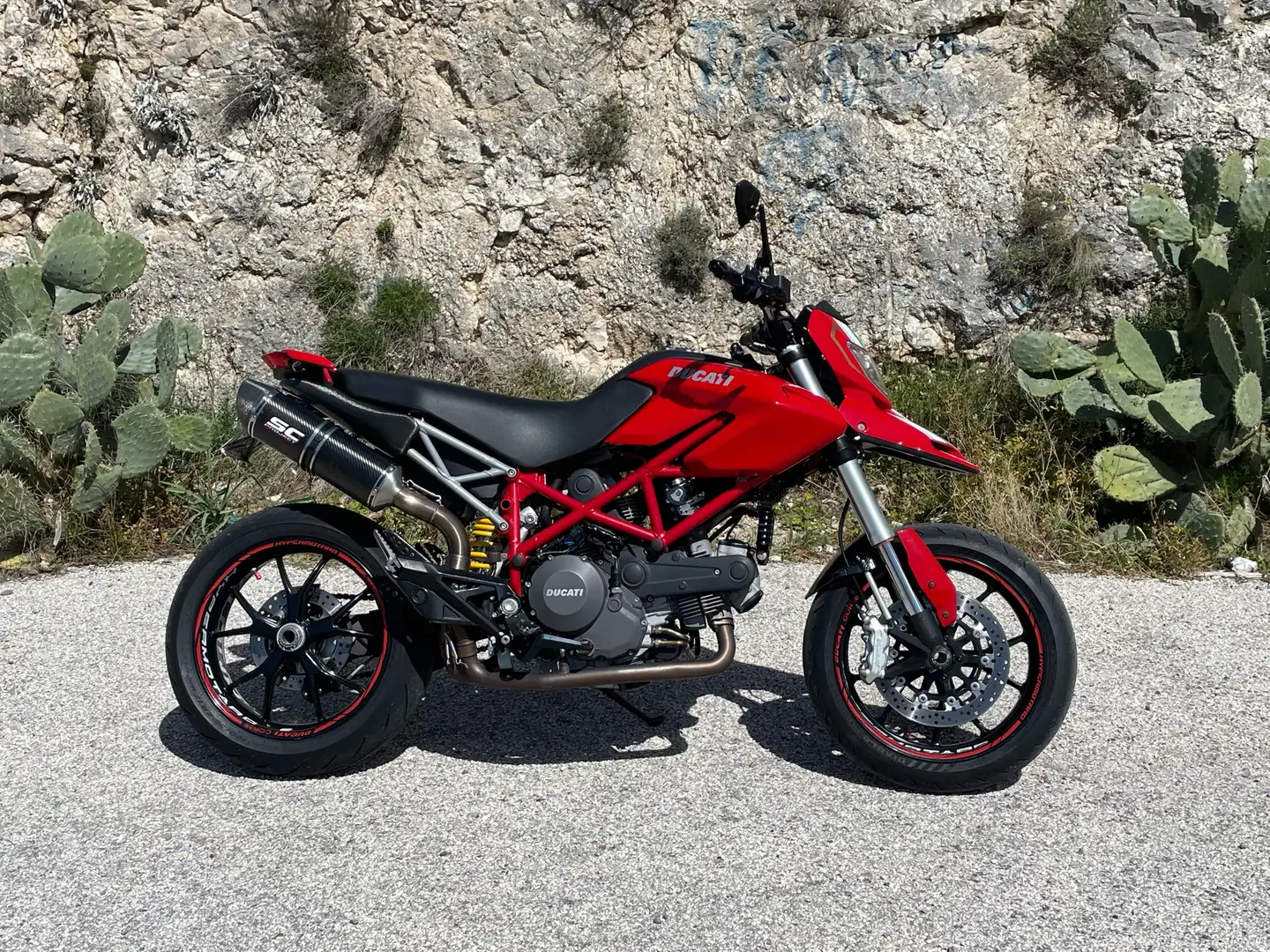 Ducati Hypermotard 796 Roşu - 1