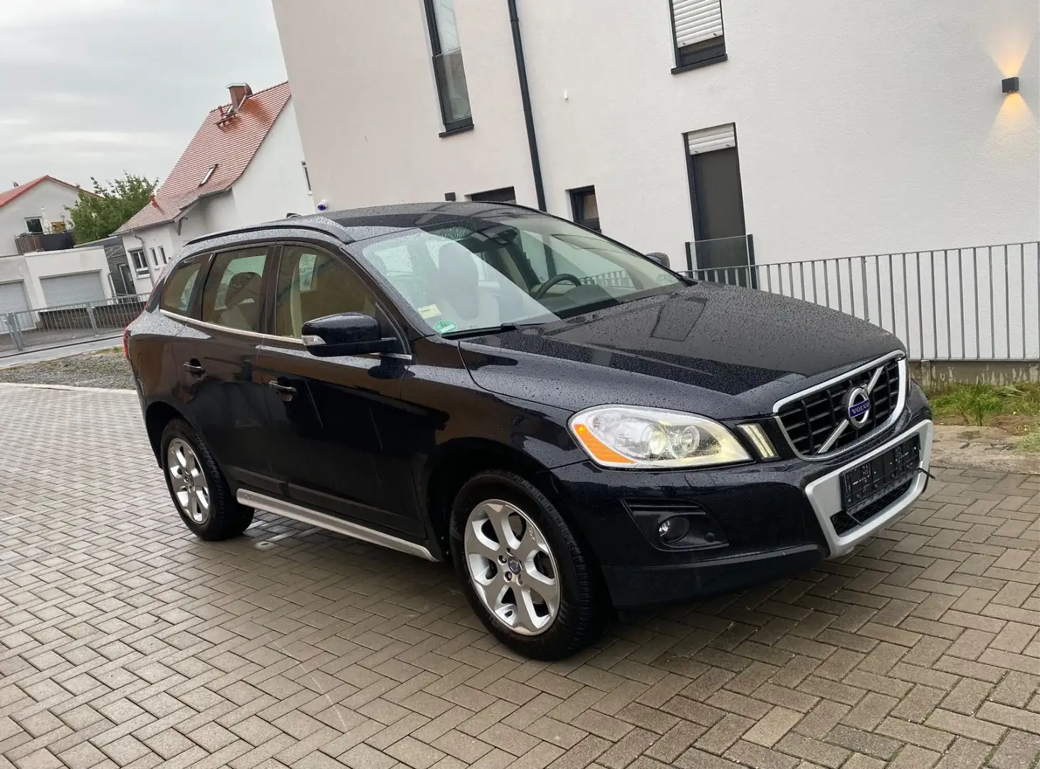 Volvo XC60 Summum D5 AWD Leder Bi-Xenon Schwarz - 1