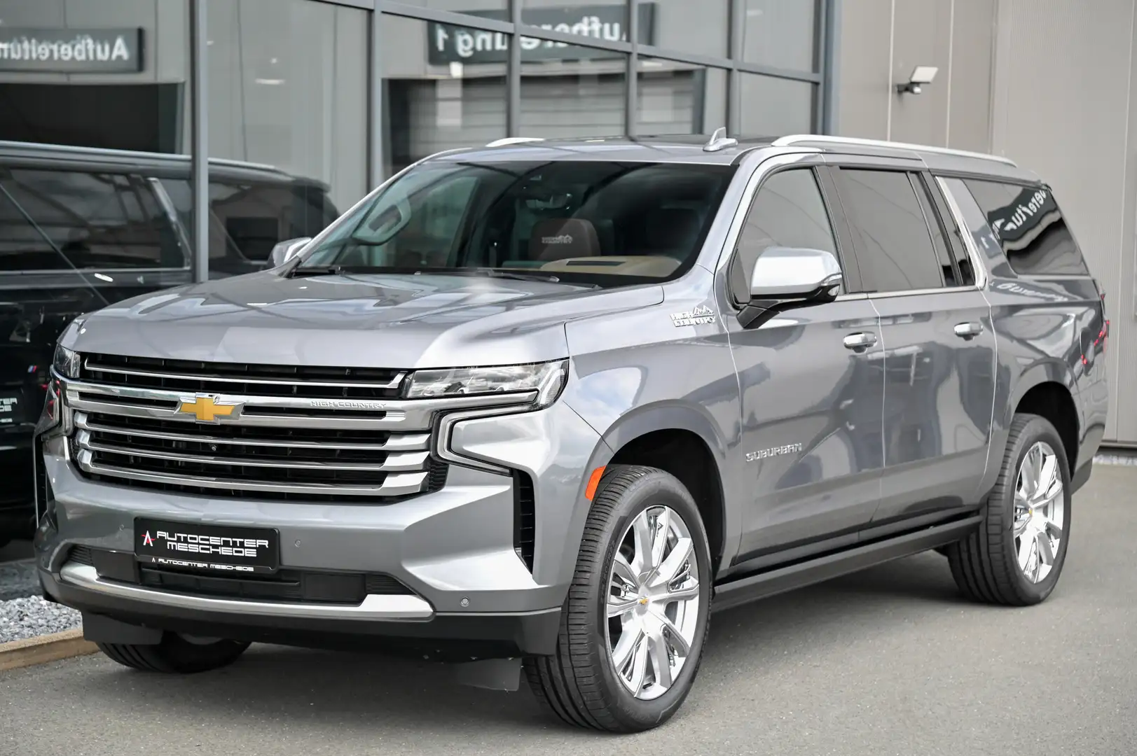 Chevrolet Suburban 6.2 V8 High Country* Fonddisplays* 22 Серый - 2