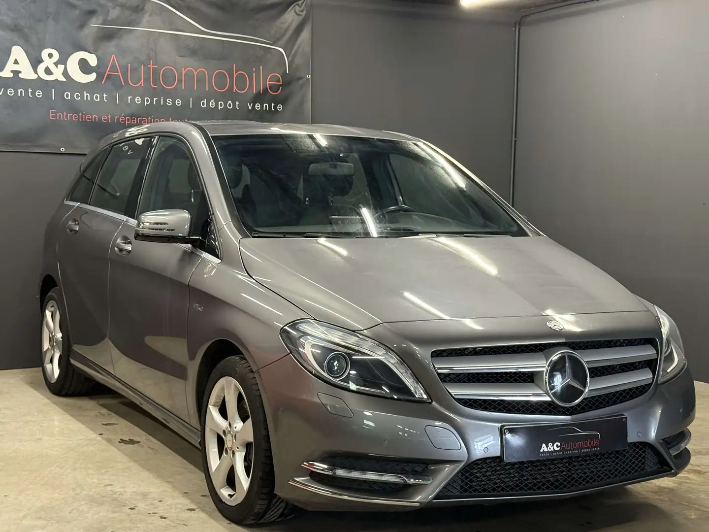 Mercedes-Benz B 180 CDI Avantgarde Gris - 2
