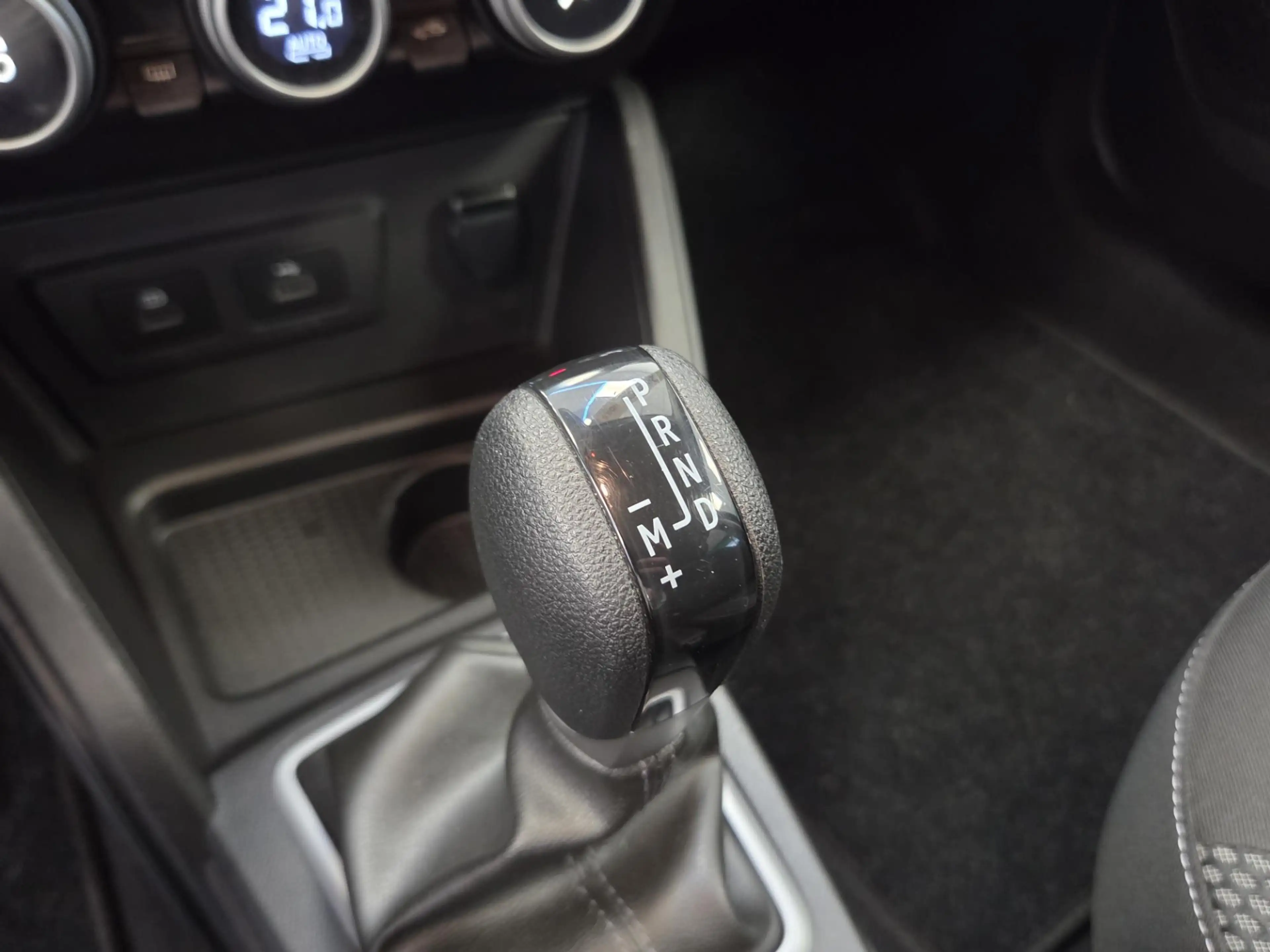 Dacia Duster 1.3 TCe 150 Journey Navigatie CruiseControl Trekha — photo 14