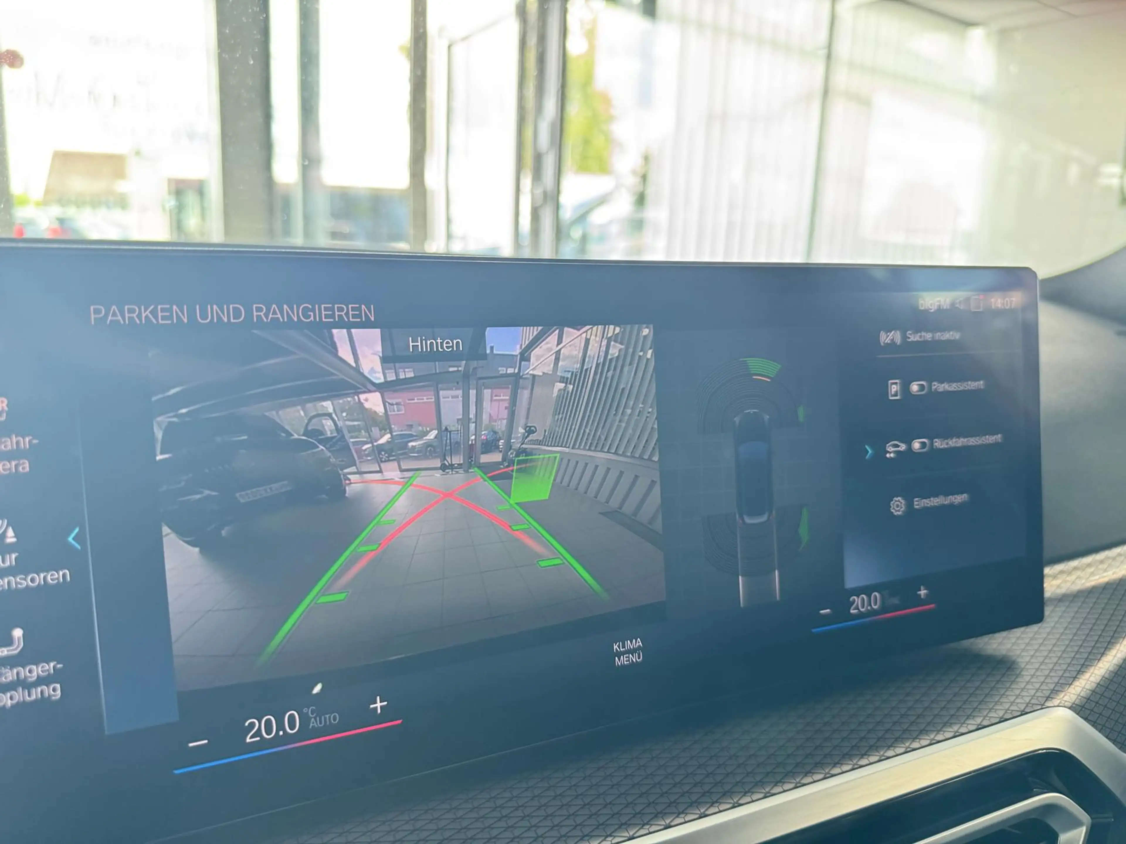 BMW 330 i M-Sport WIDESCREEN H&K LED AHK HUD KAM SHZG — photo 27