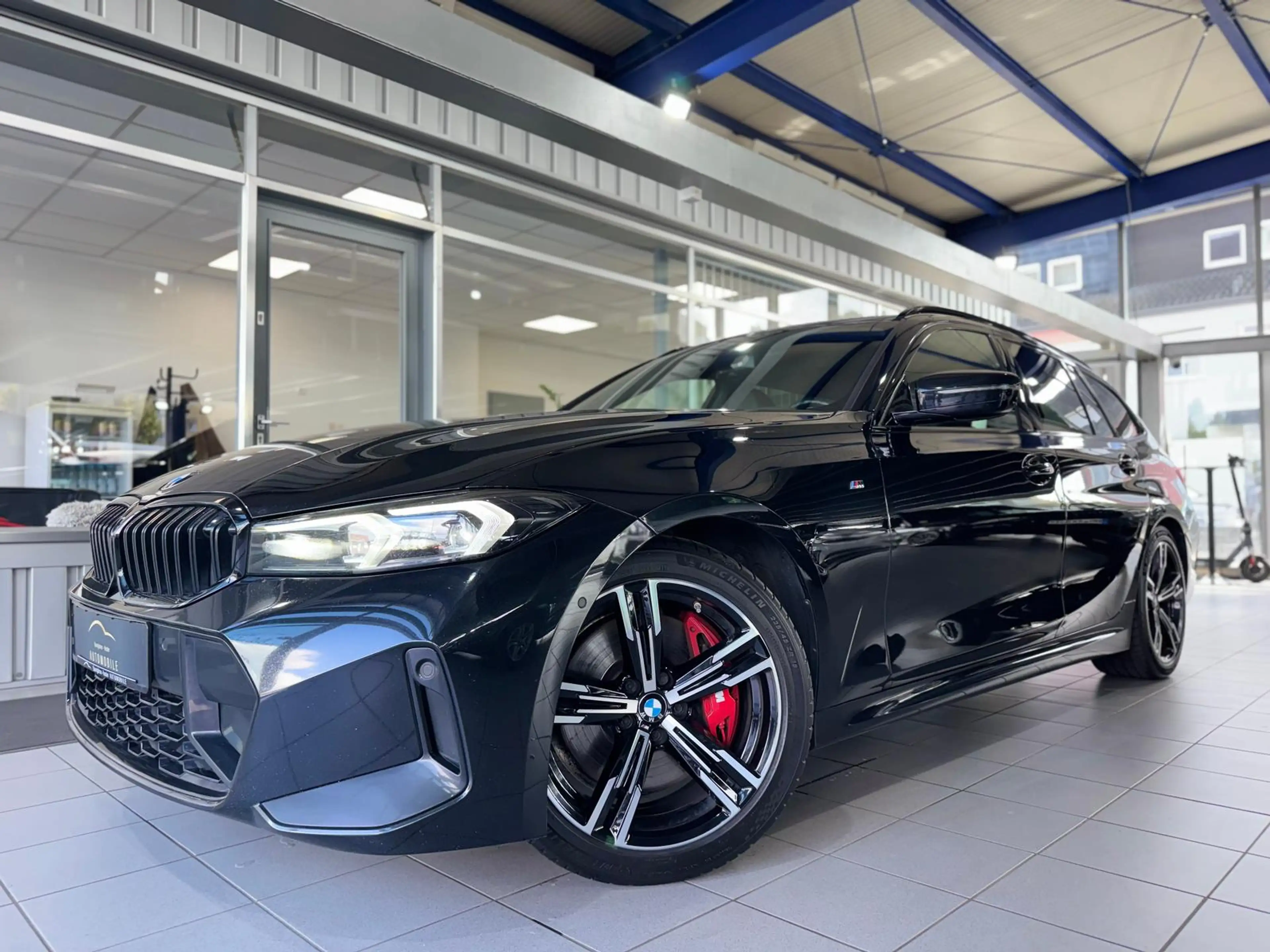 BMW 330 i M-Sport WIDESCREEN H&K LED AHK HUD KAM SHZG — photo 2