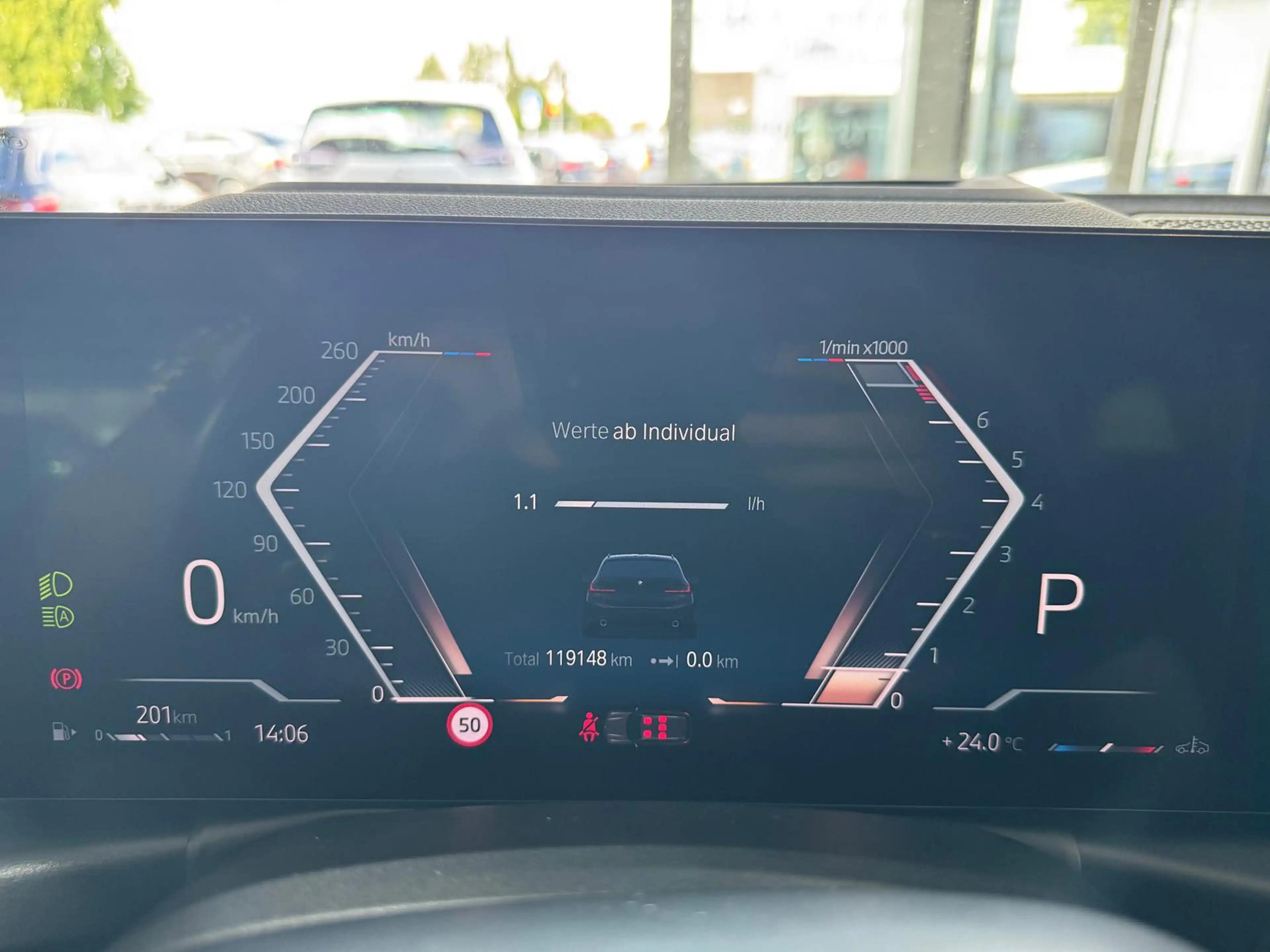 BMW 330 i M-Sport WIDESCREEN H&K LED AHK HUD KAM SHZG — photo 21