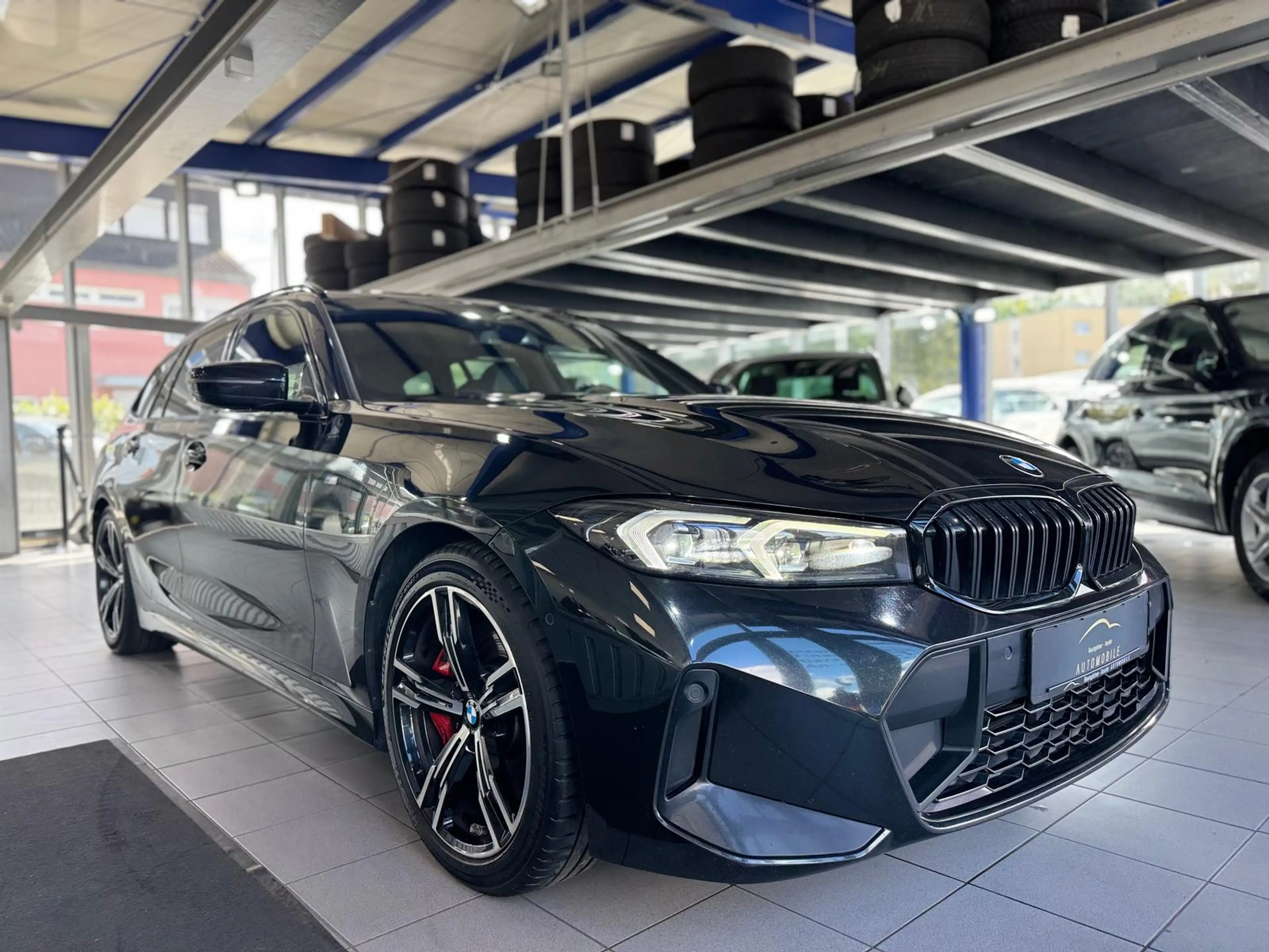 BMW 330 i M-Sport WIDESCREEN H&K LED AHK HUD KAM SHZG — photo 3