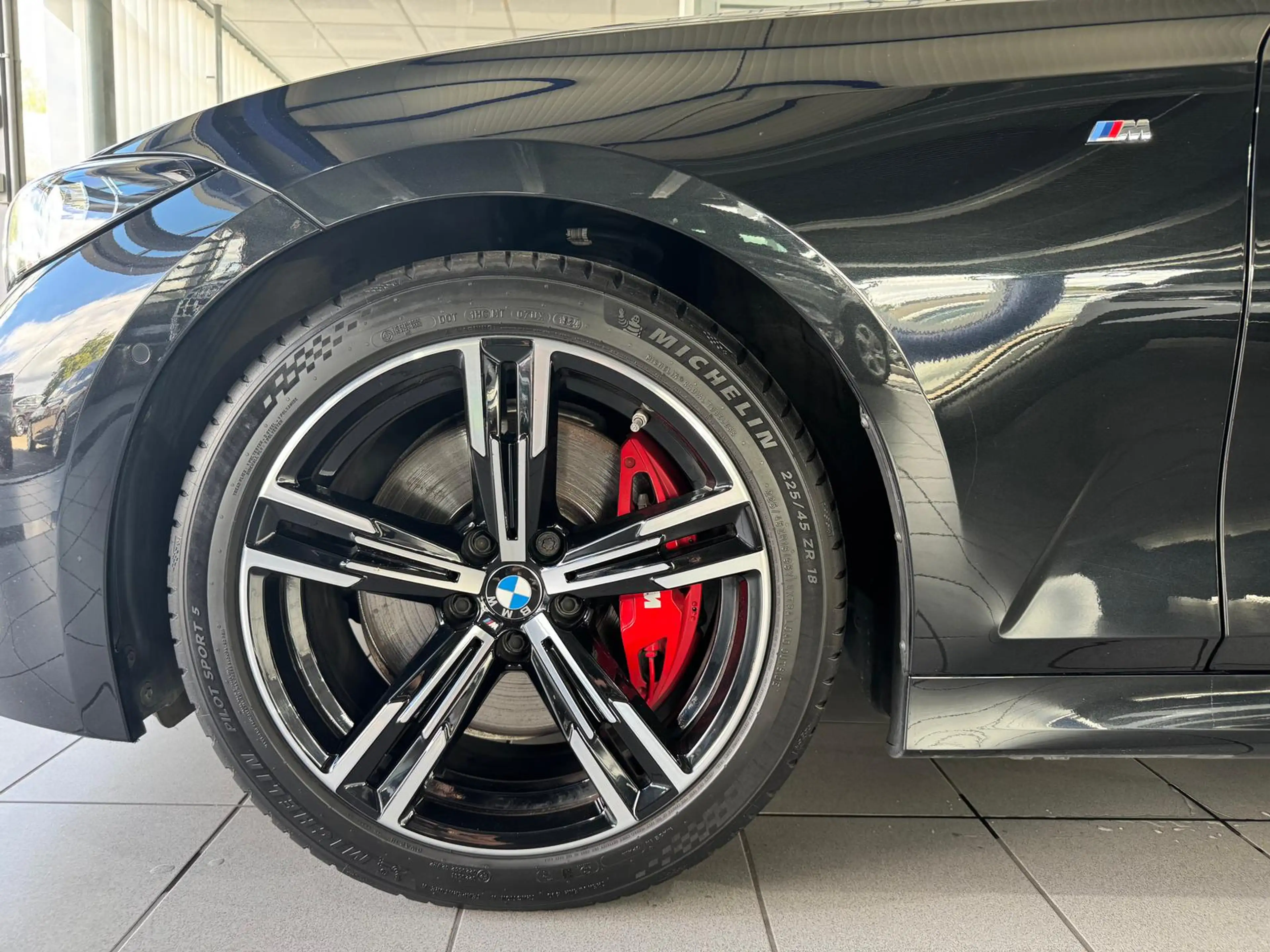 BMW 330 i M-Sport WIDESCREEN H&K LED AHK HUD KAM SHZG — photo 12