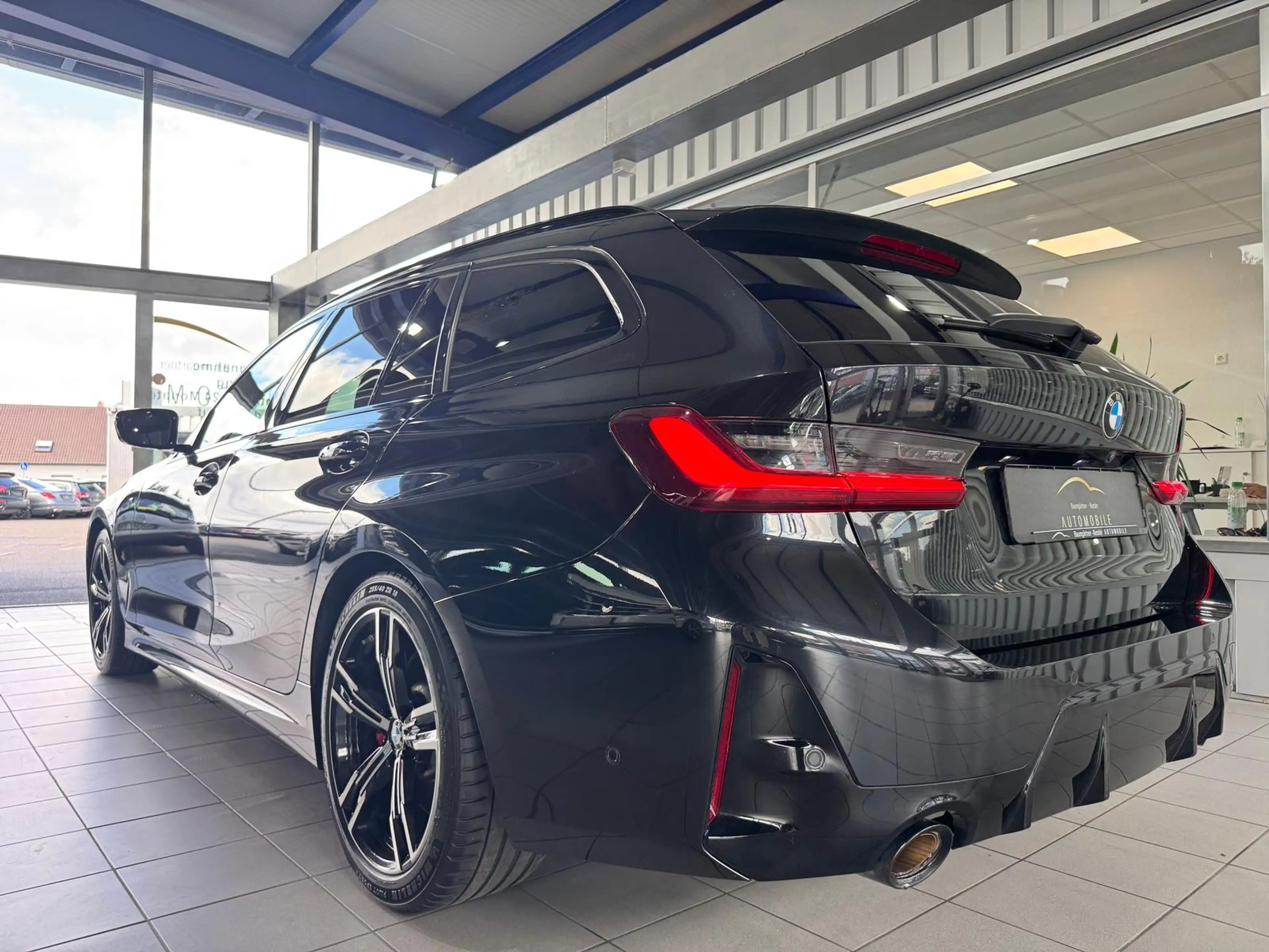 BMW 330 i M-Sport WIDESCREEN H&K LED AHK HUD KAM SHZG — photo 7