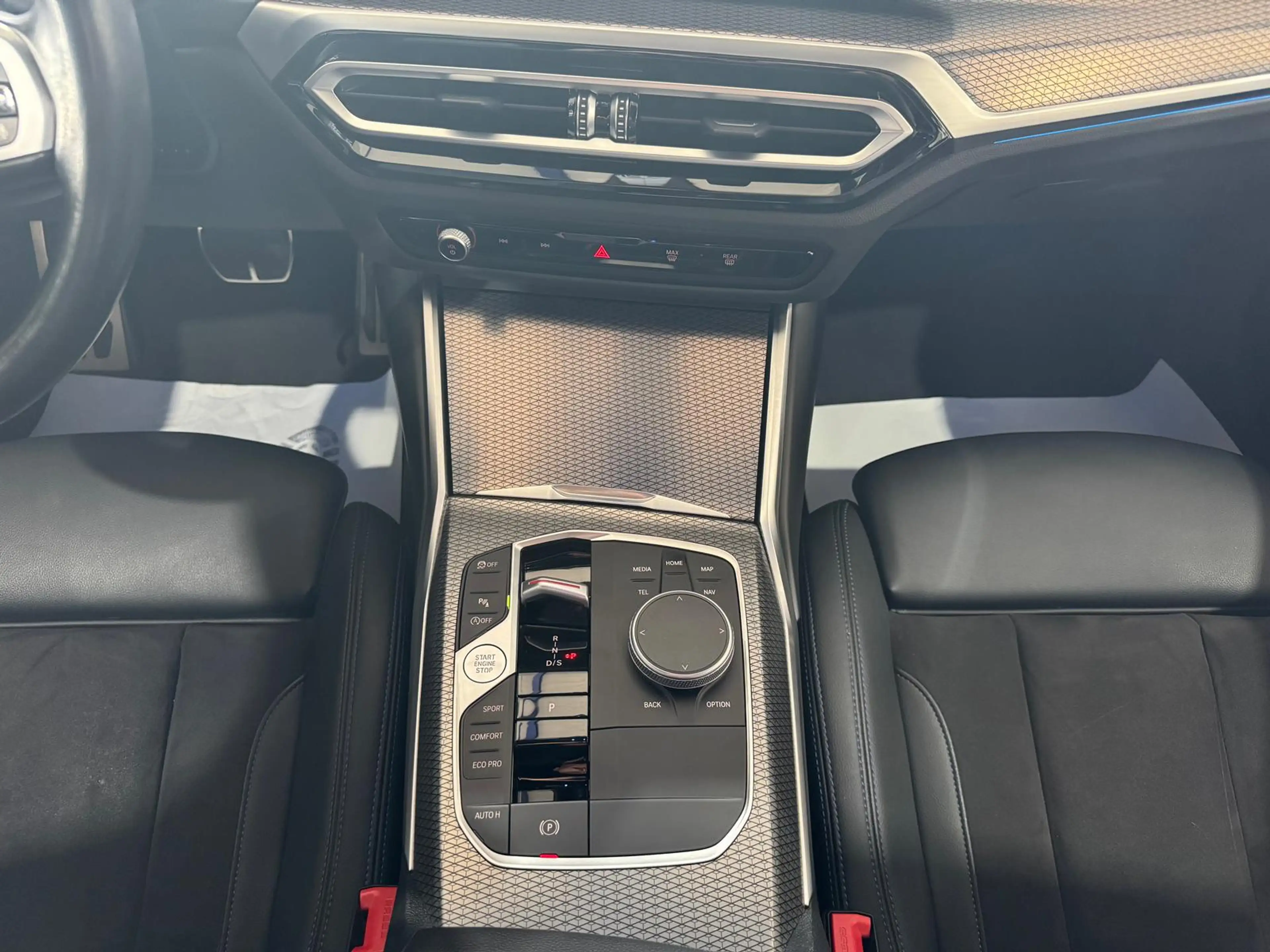 BMW 330 i M-Sport WIDESCREEN H&K LED AHK HUD KAM SHZG — photo 25