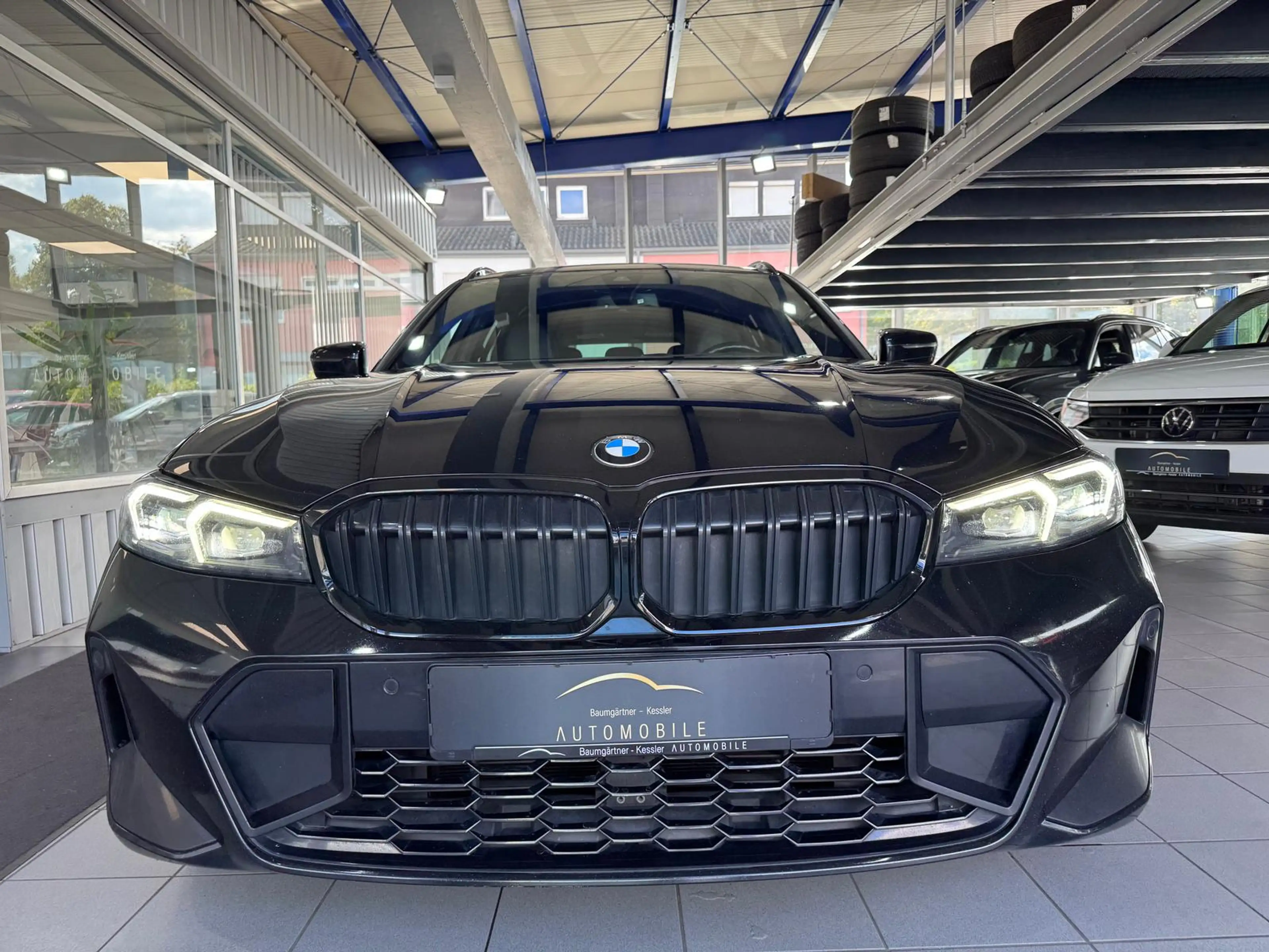 BMW 330 i M-Sport WIDESCREEN H&K LED AHK HUD KAM SHZG — photo 4