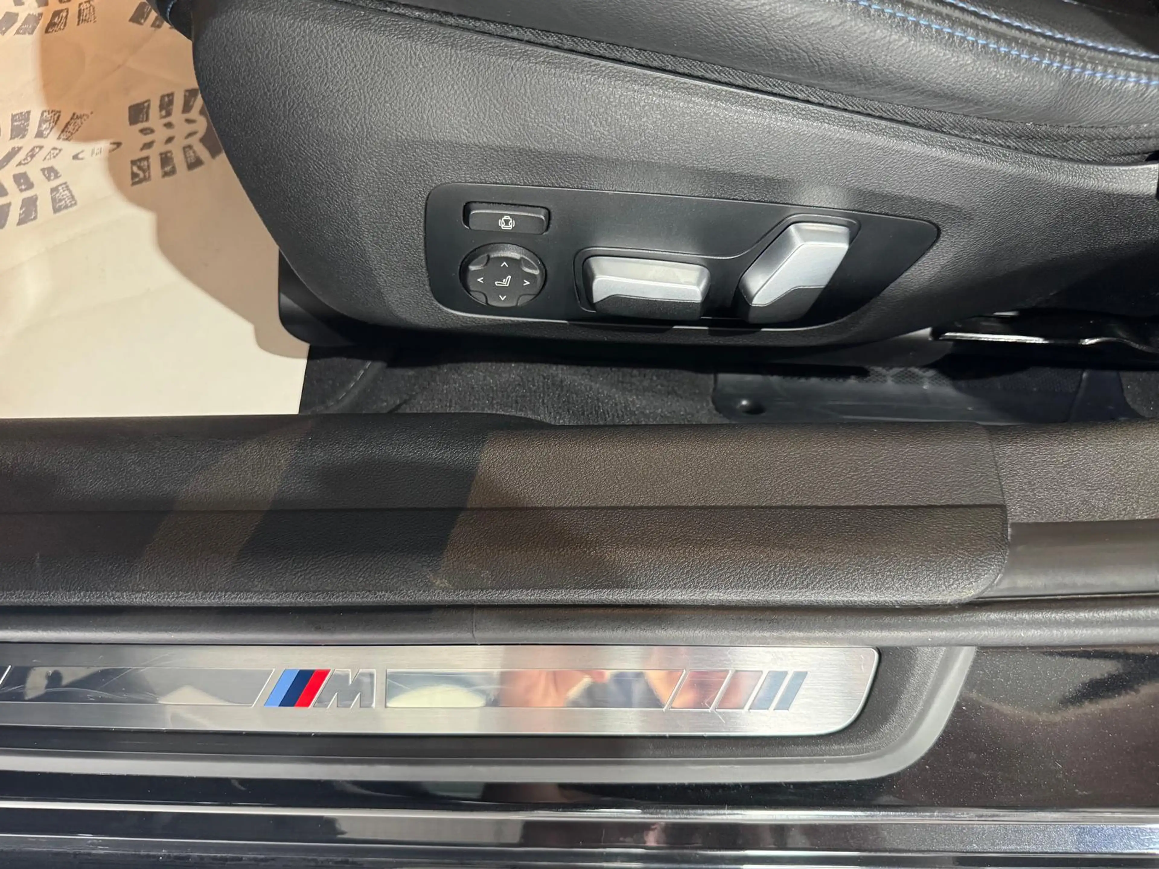 BMW 330 i M-Sport WIDESCREEN H&K LED AHK HUD KAM SHZG — photo 16