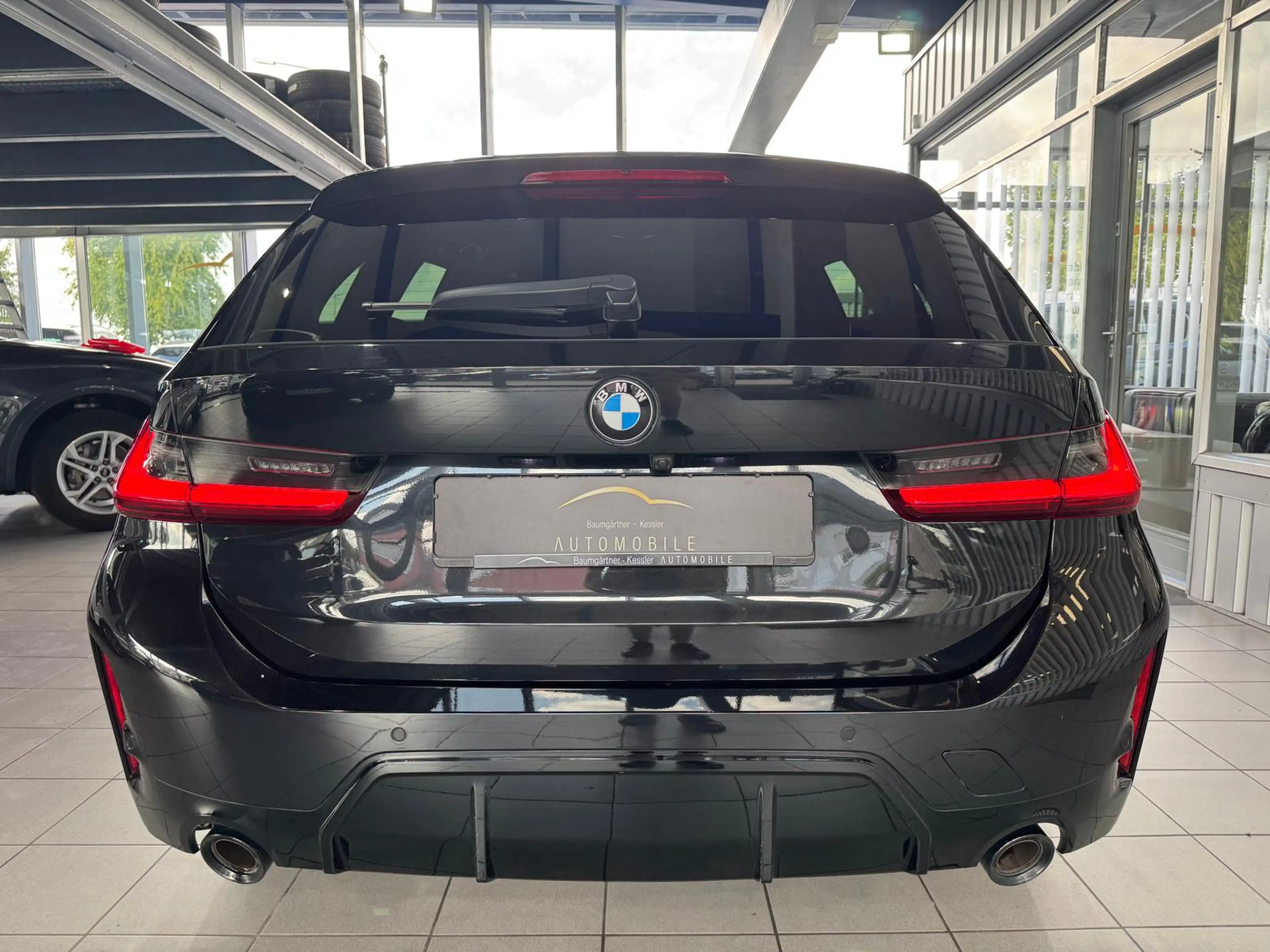 BMW 330 i M-Sport WIDESCREEN H&K LED AHK HUD KAM SHZG — photo 8